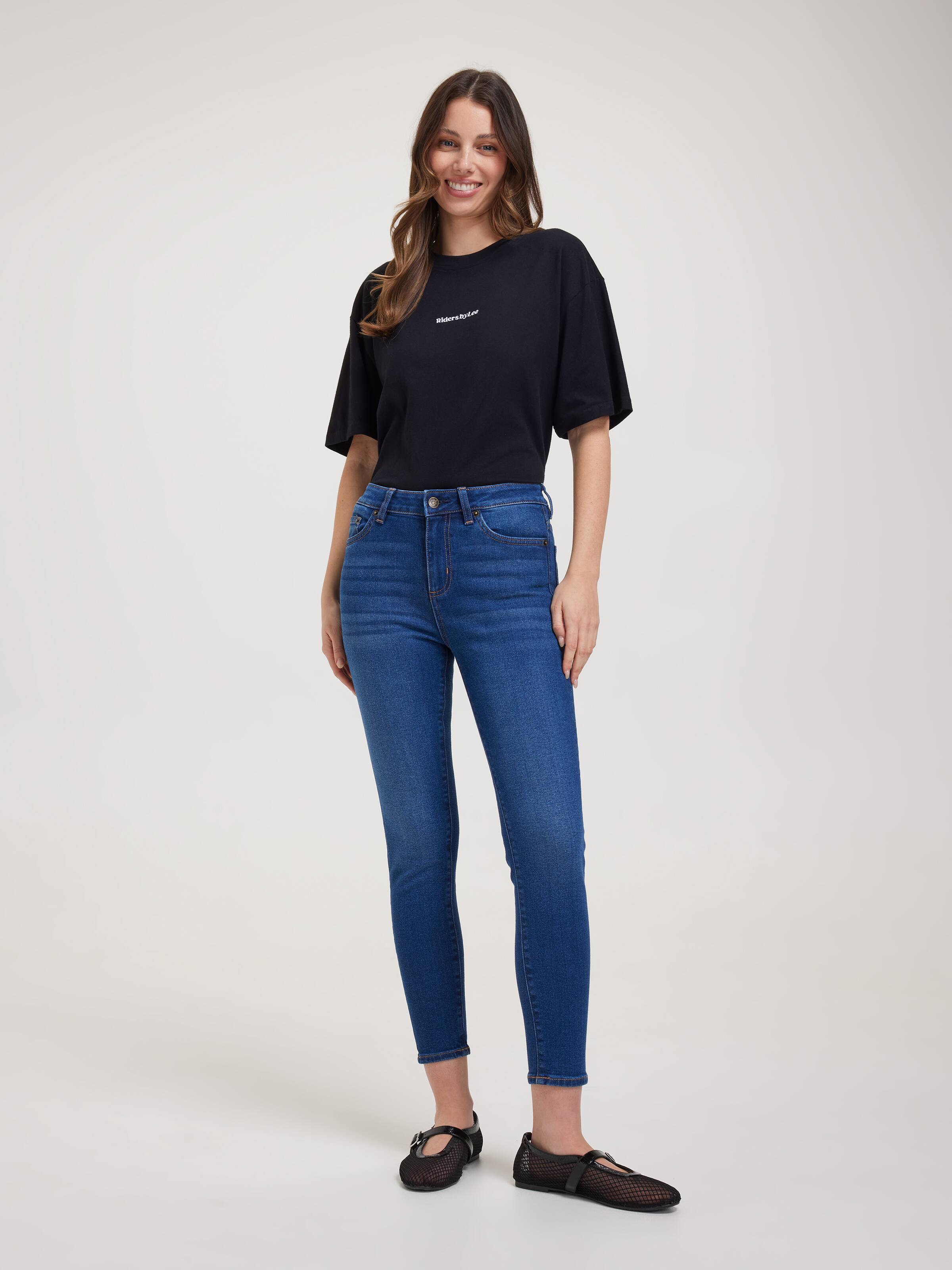 Essential Slouch Tee In Black