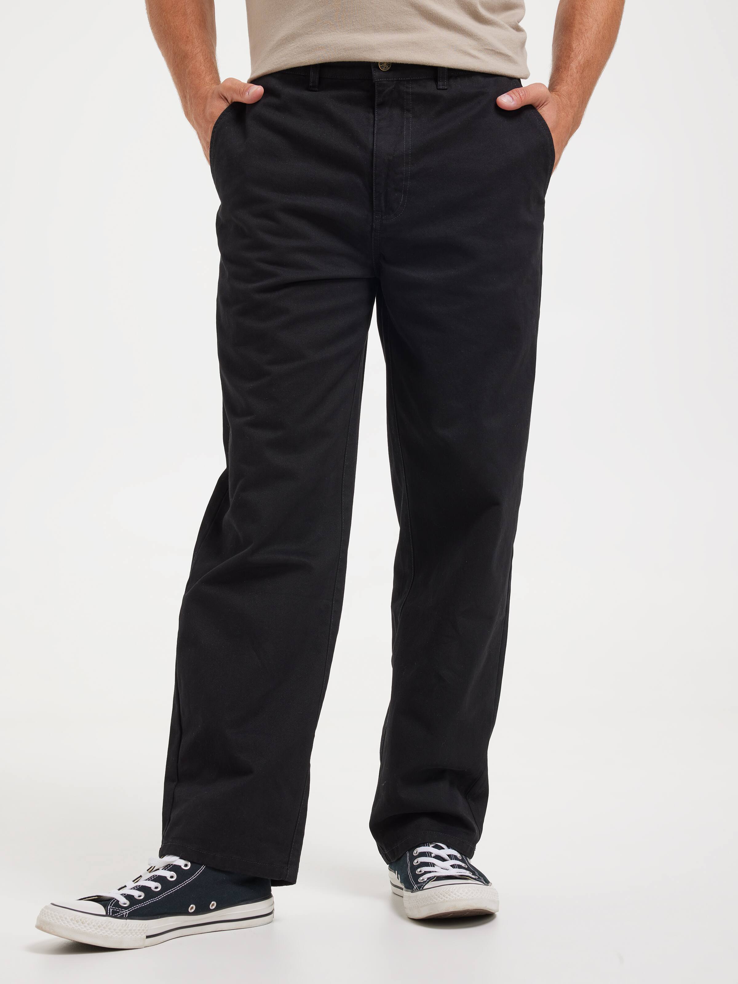 R5 Relaxed Chino In Washed Black