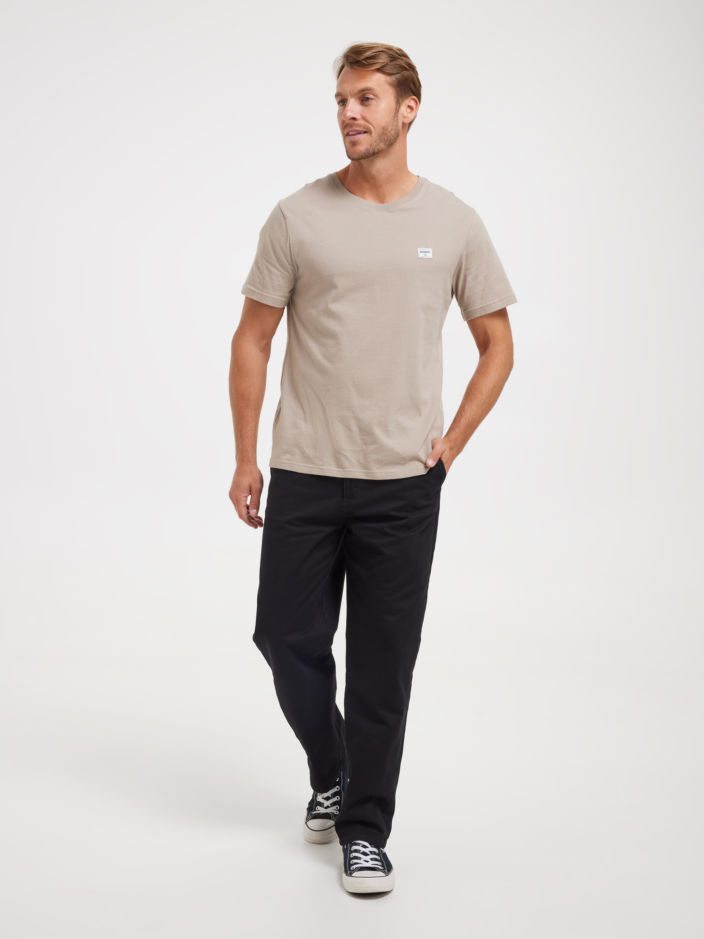R5 Relaxed Chino In Washed Black