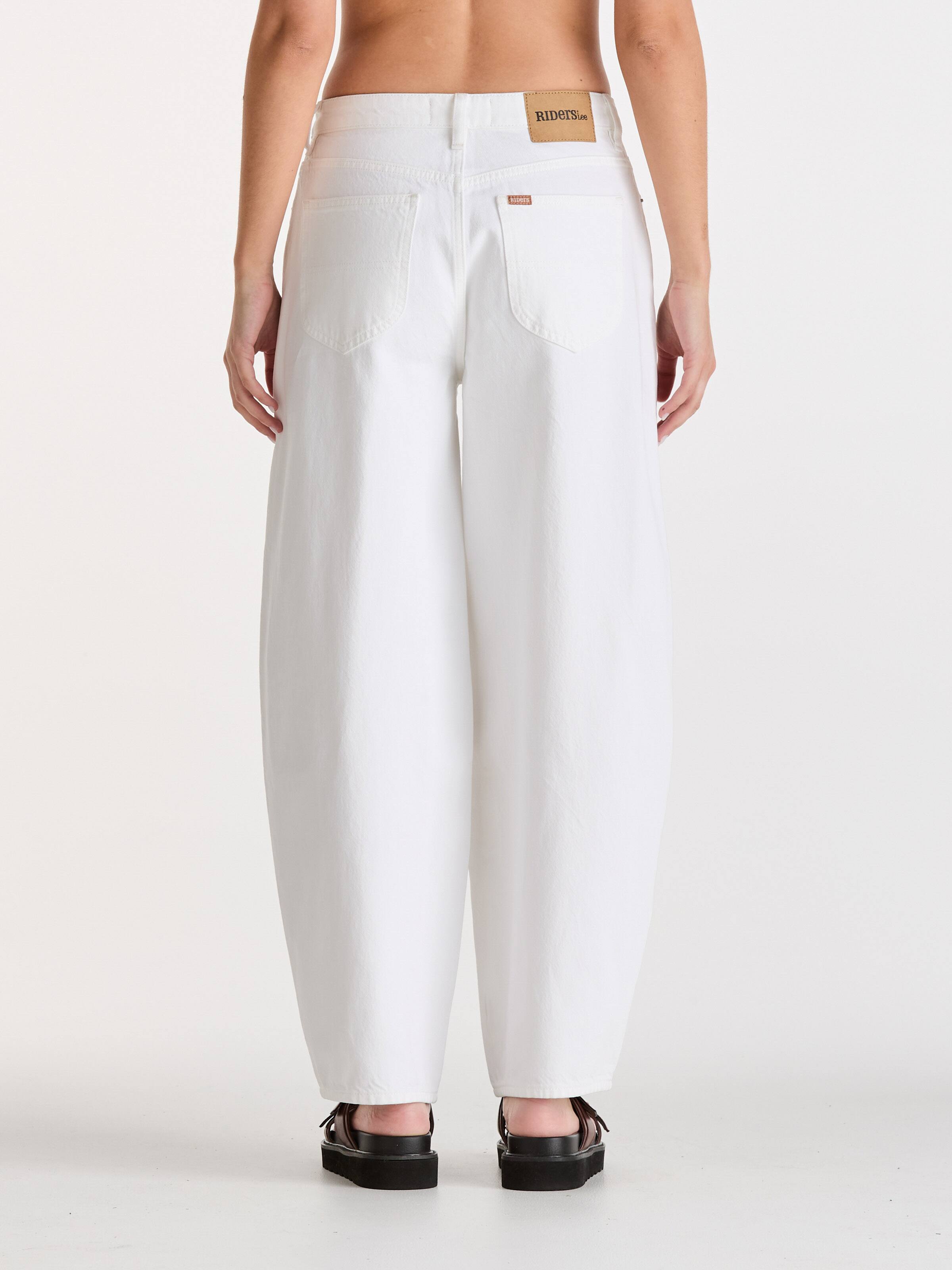 Mid Barrel Jean In Bright White