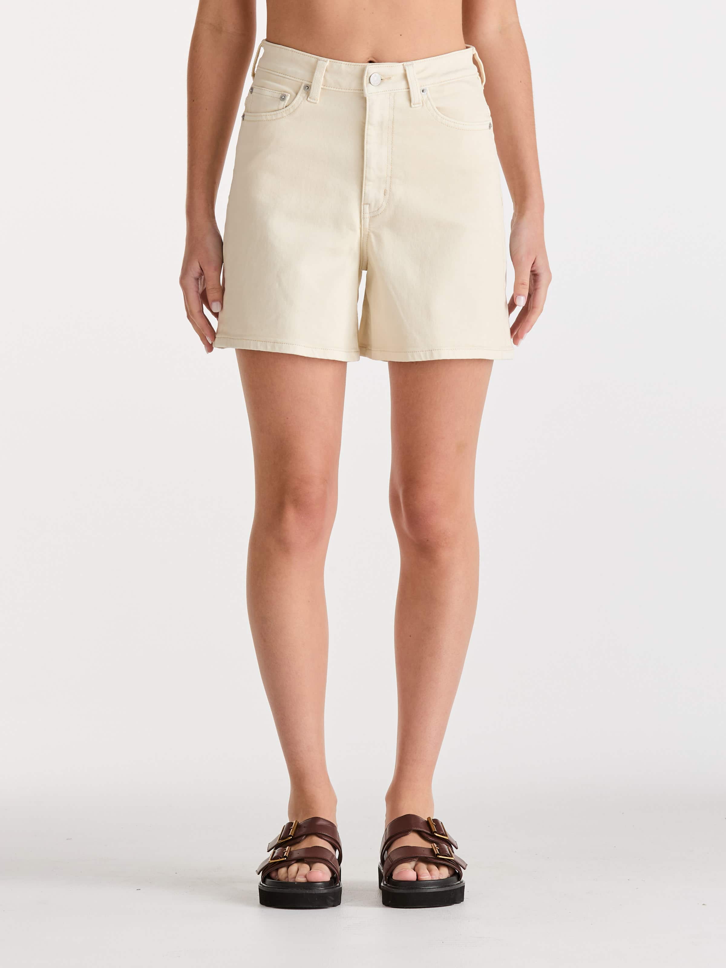 Hi Wide Short In Bright Ecru