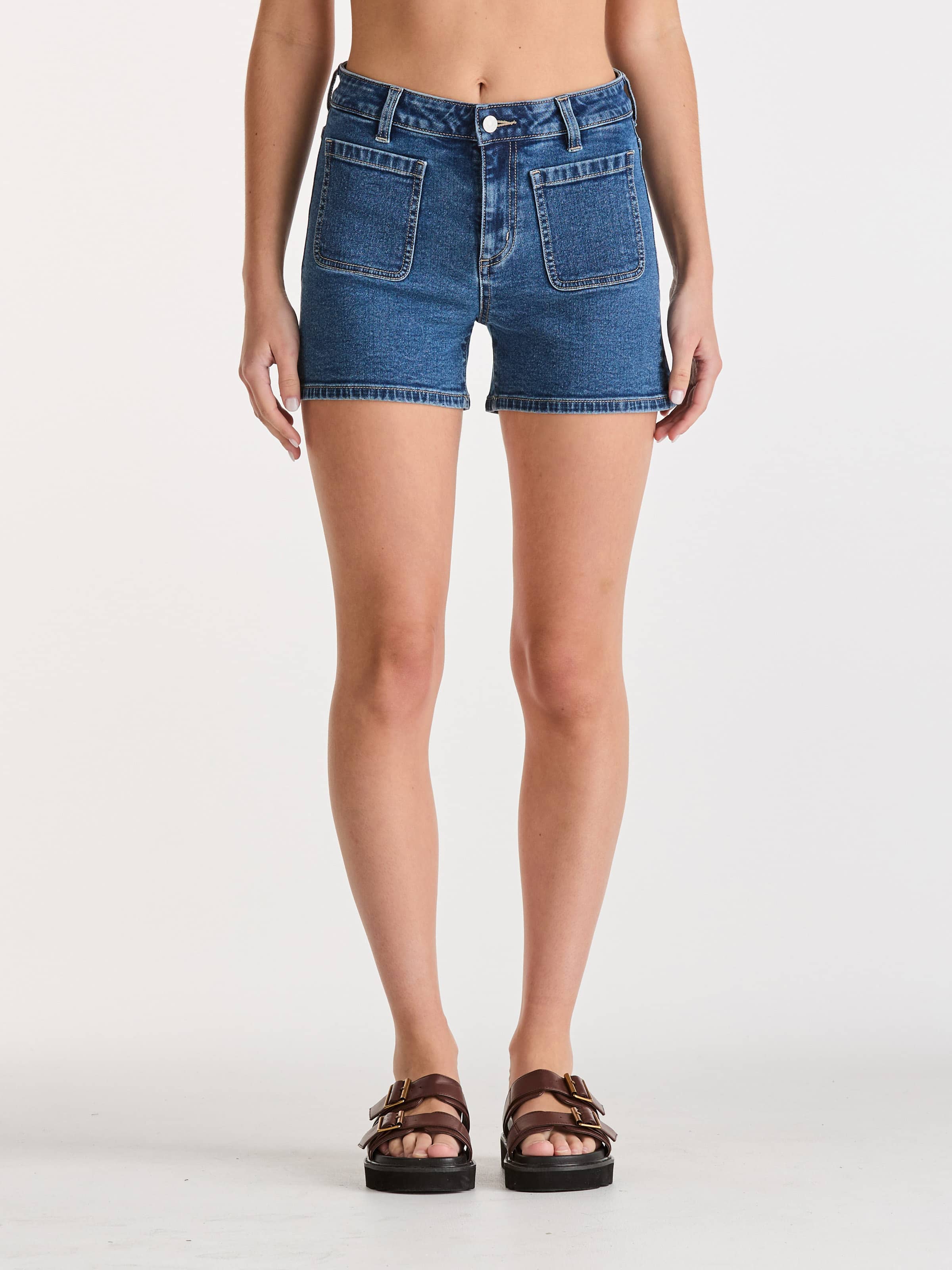 Mid Thigh Short In Clear Skies Blue