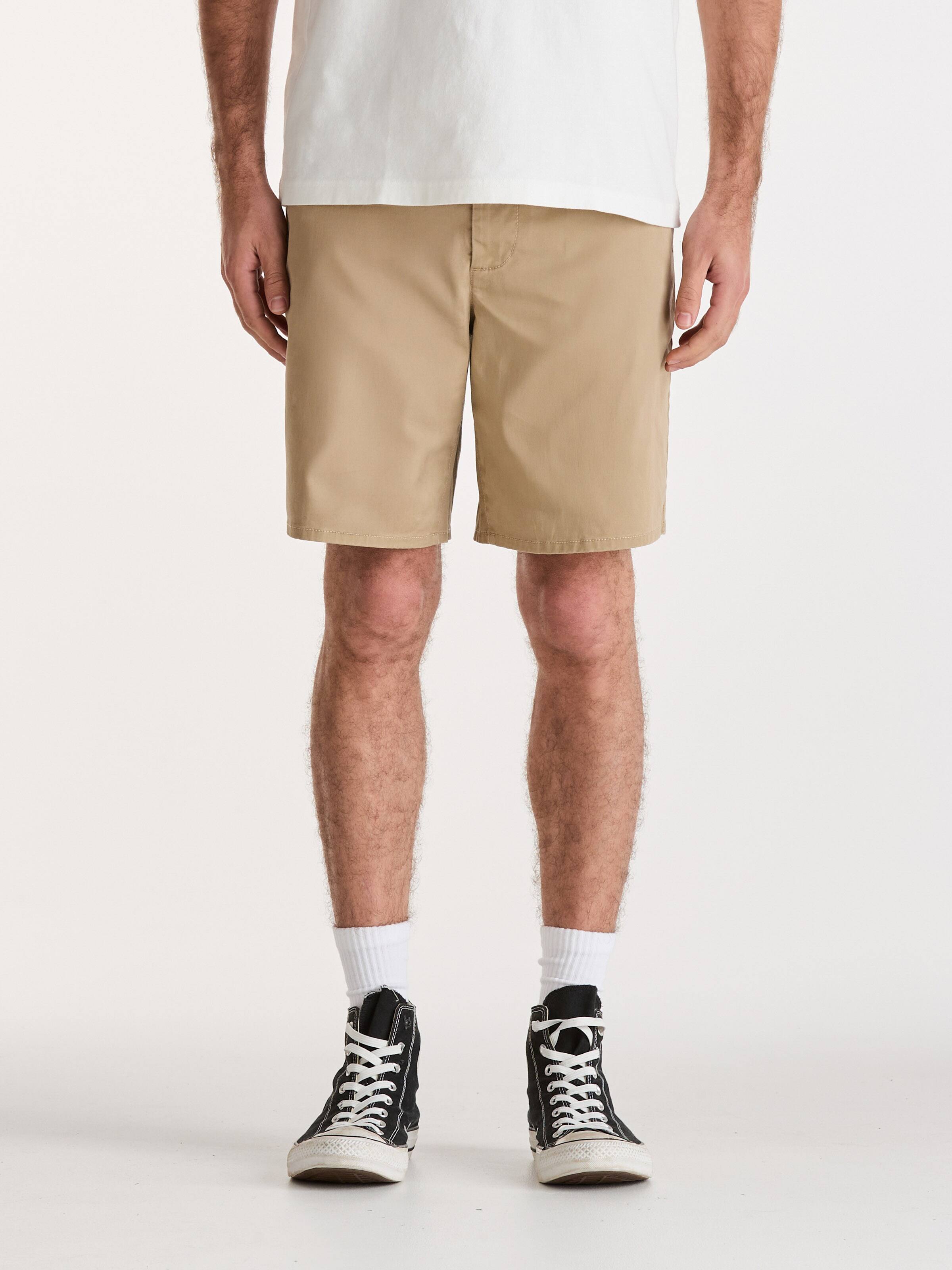R4 Chino Short In Light Camel