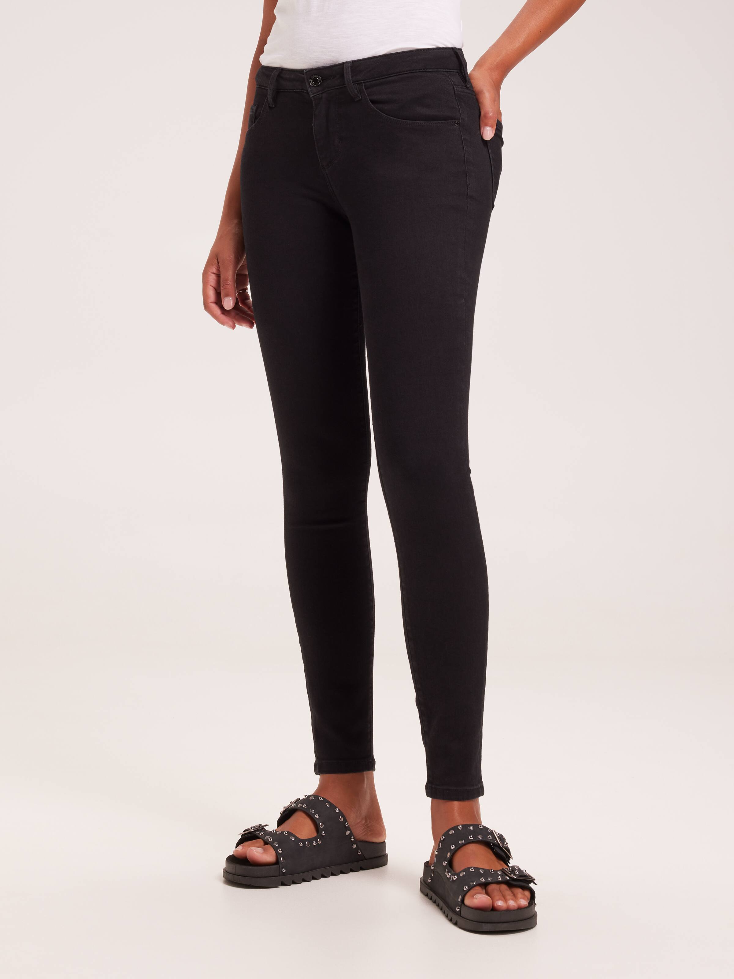 Annette Mid Rise Skinny Jean In Carrie Black