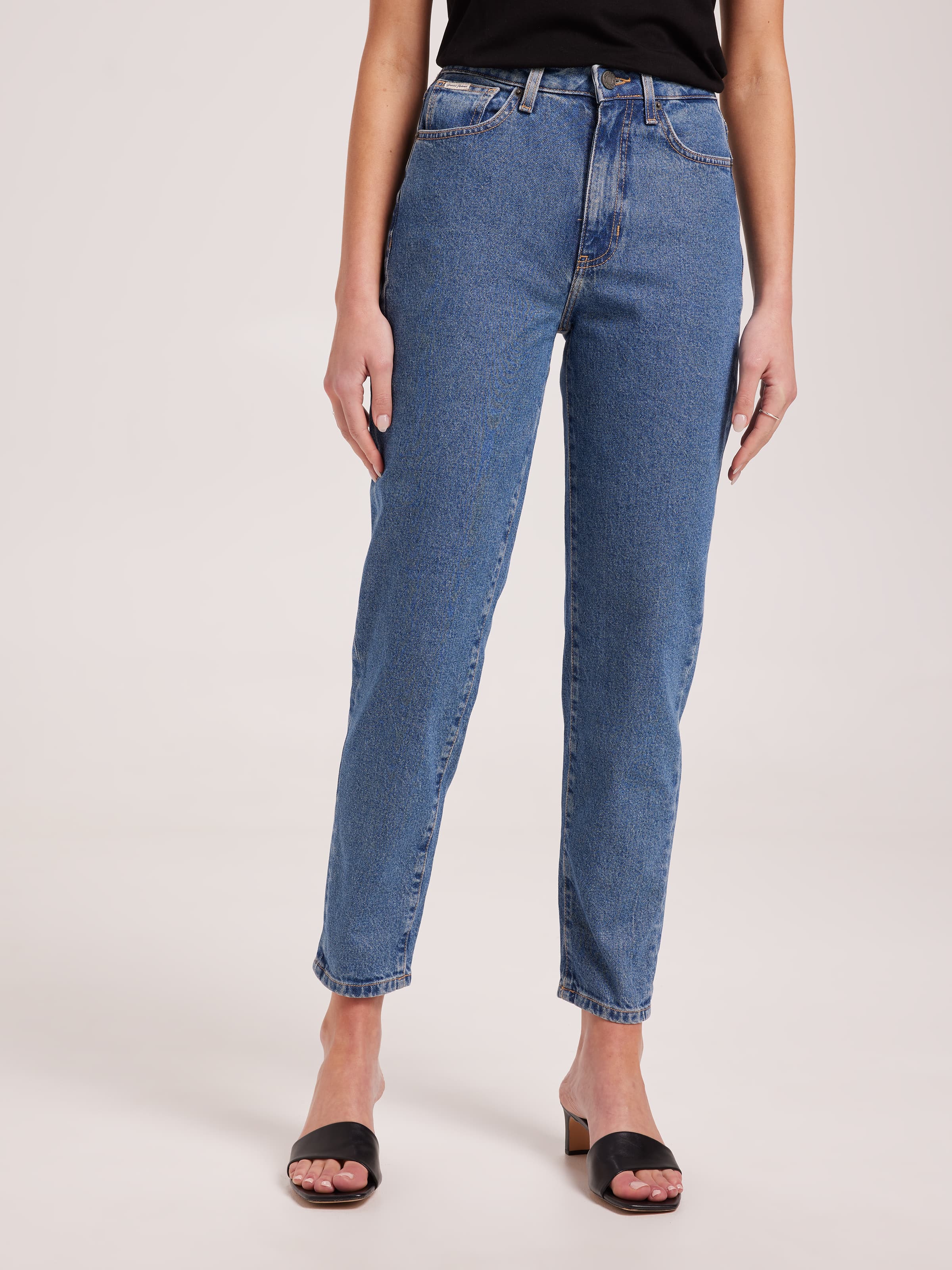 Jeans G06 Mom In Mid Wash