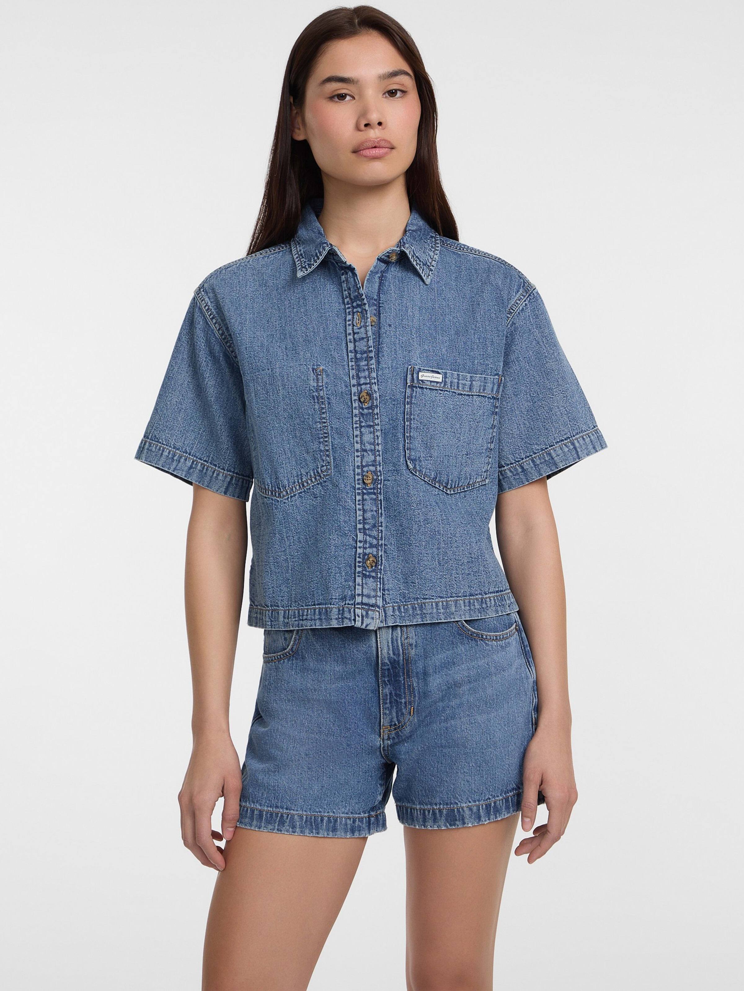 Boxy Short Sleeve Shirt In Mid Wash Denim