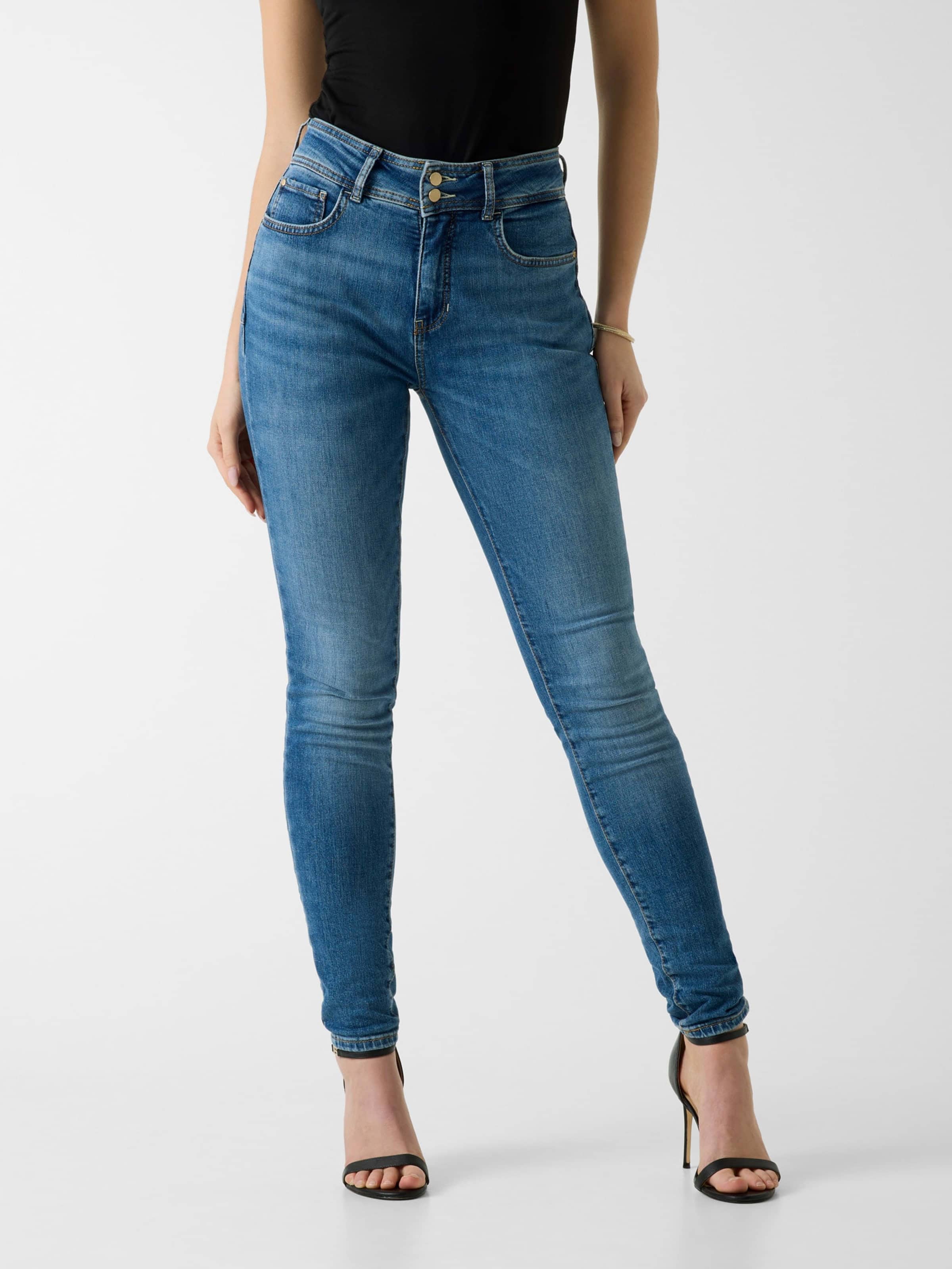 Shape Up Skinny High Rise Jeans In Simplicity