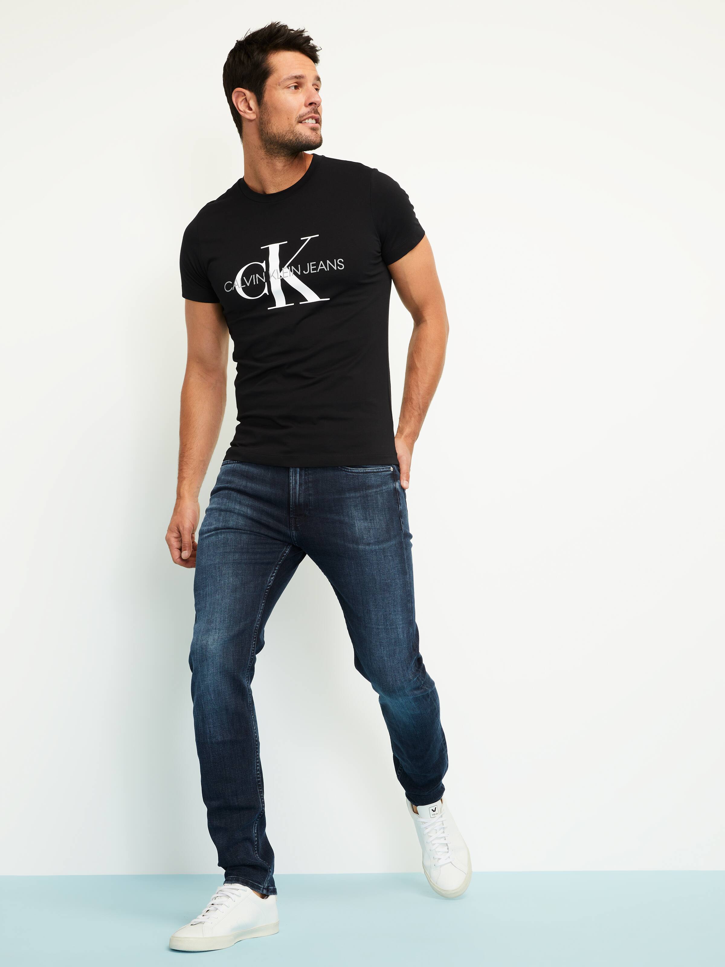 Slim Taper Jean In Blue Black