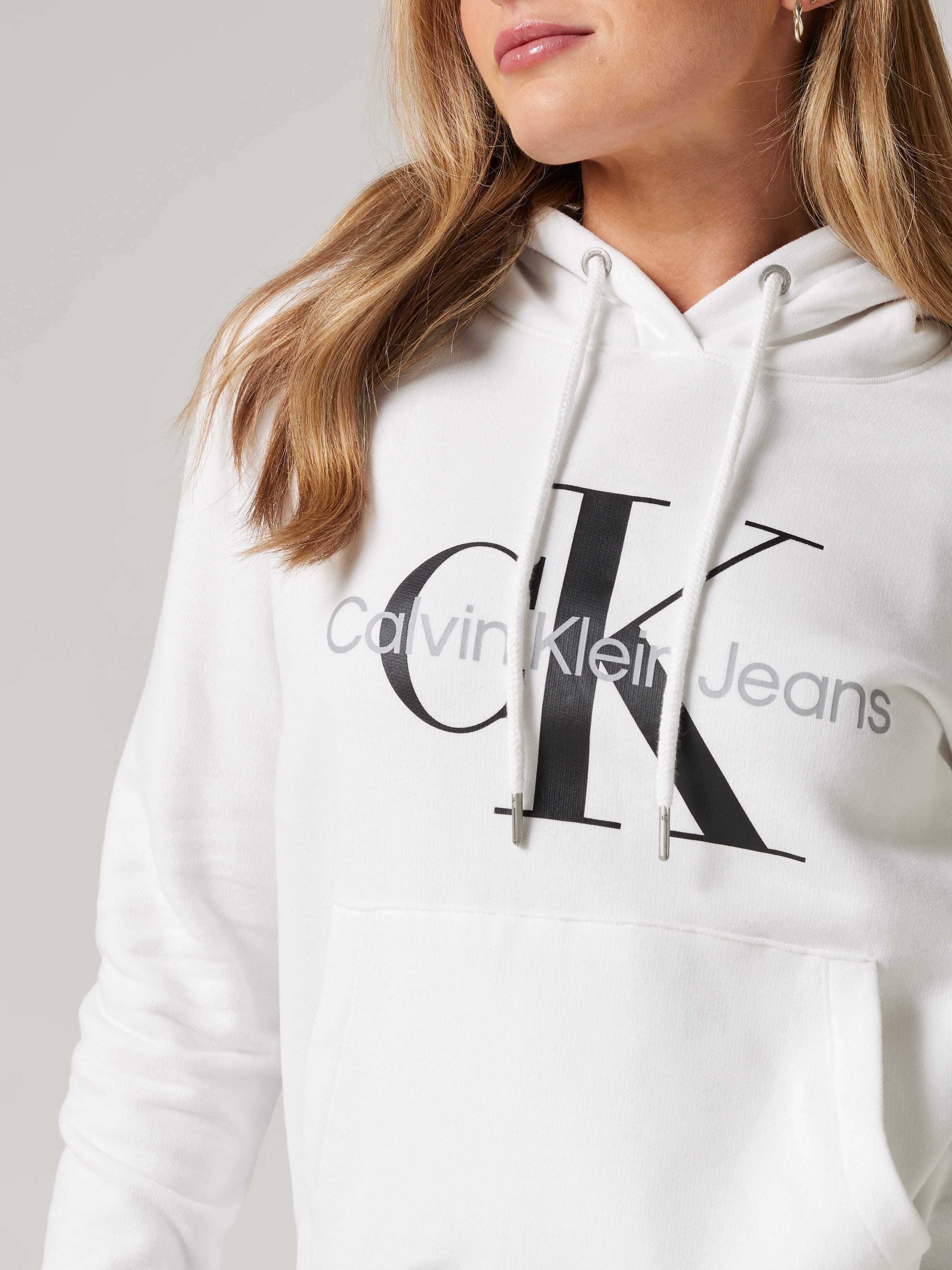 Calvin klein store jeans white hoodie