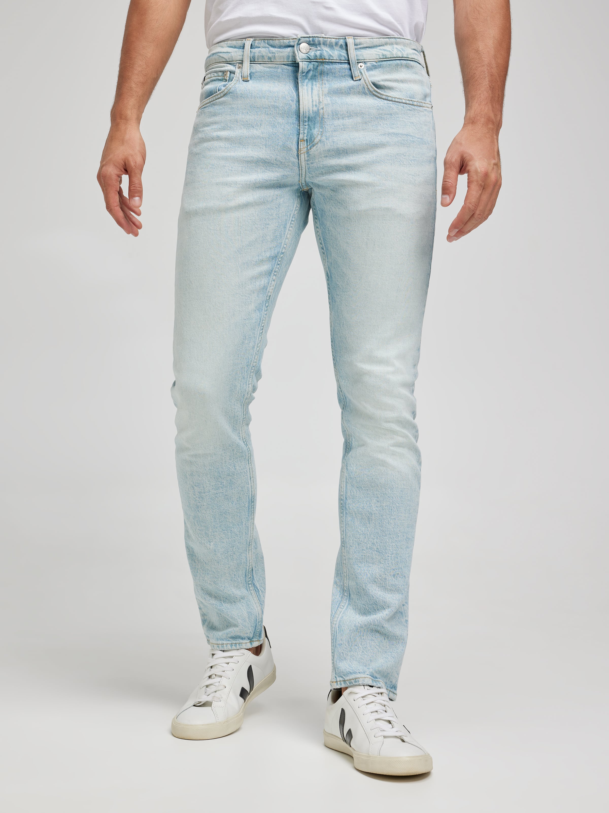 Men's Light Wash Denim & Jeans