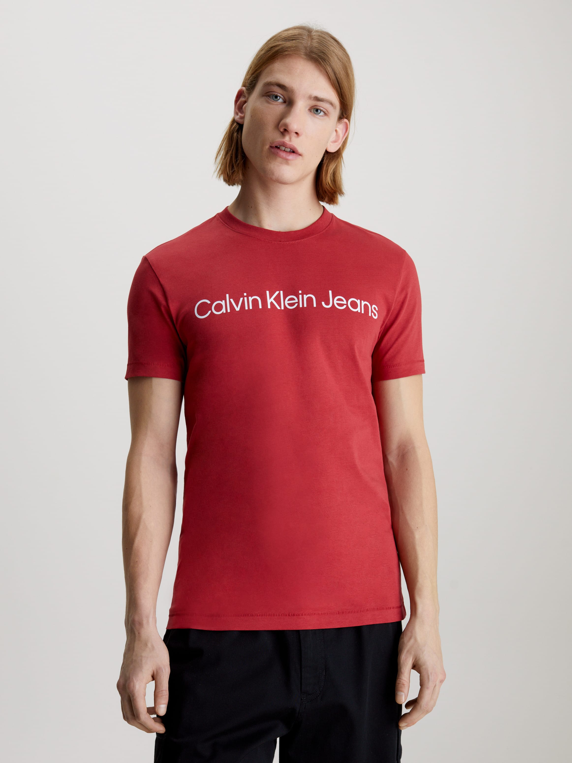 Institutional Logo Slim Tee In Garnet