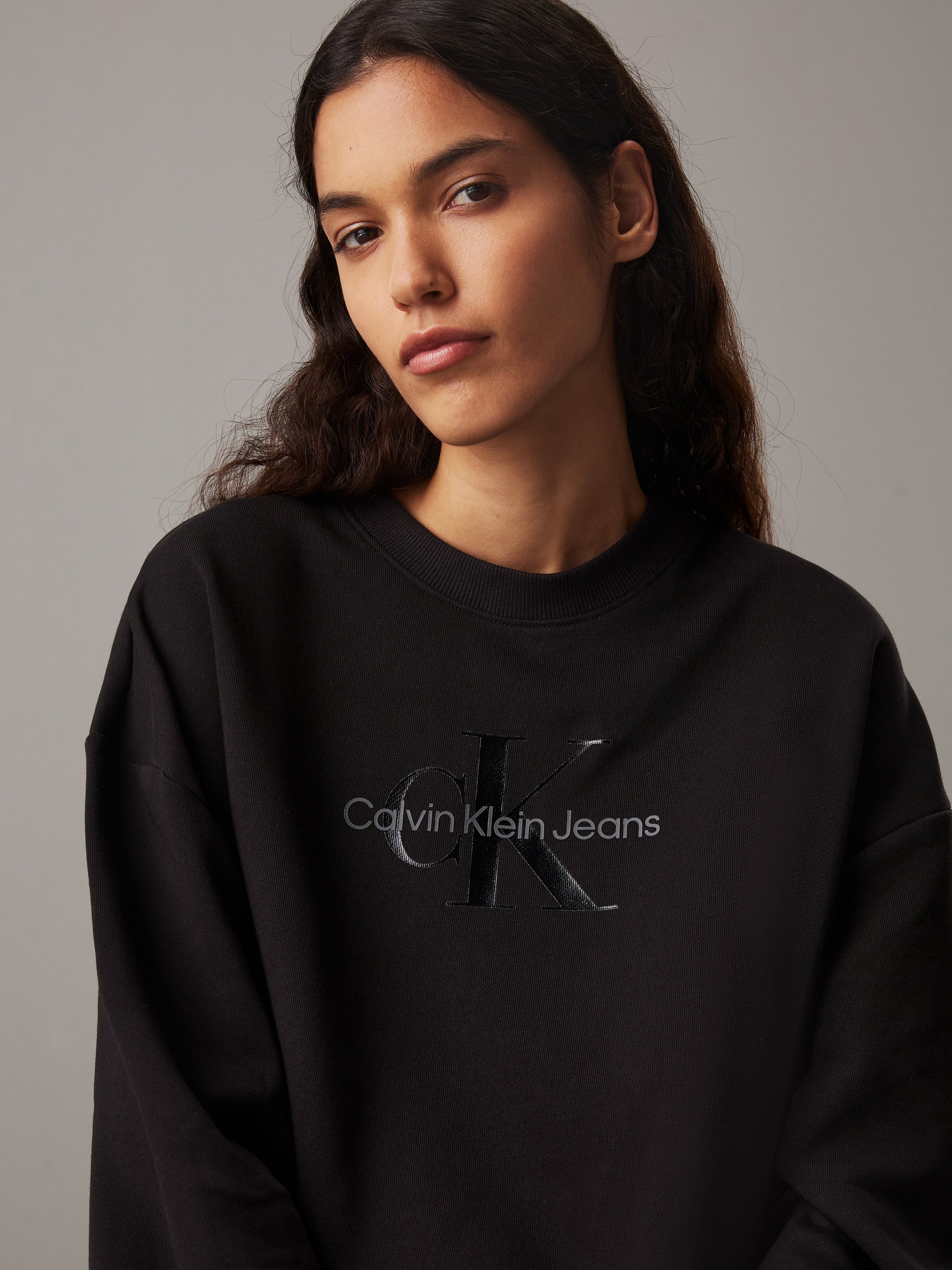 Glossy Monologo Regular Crewneck In Black