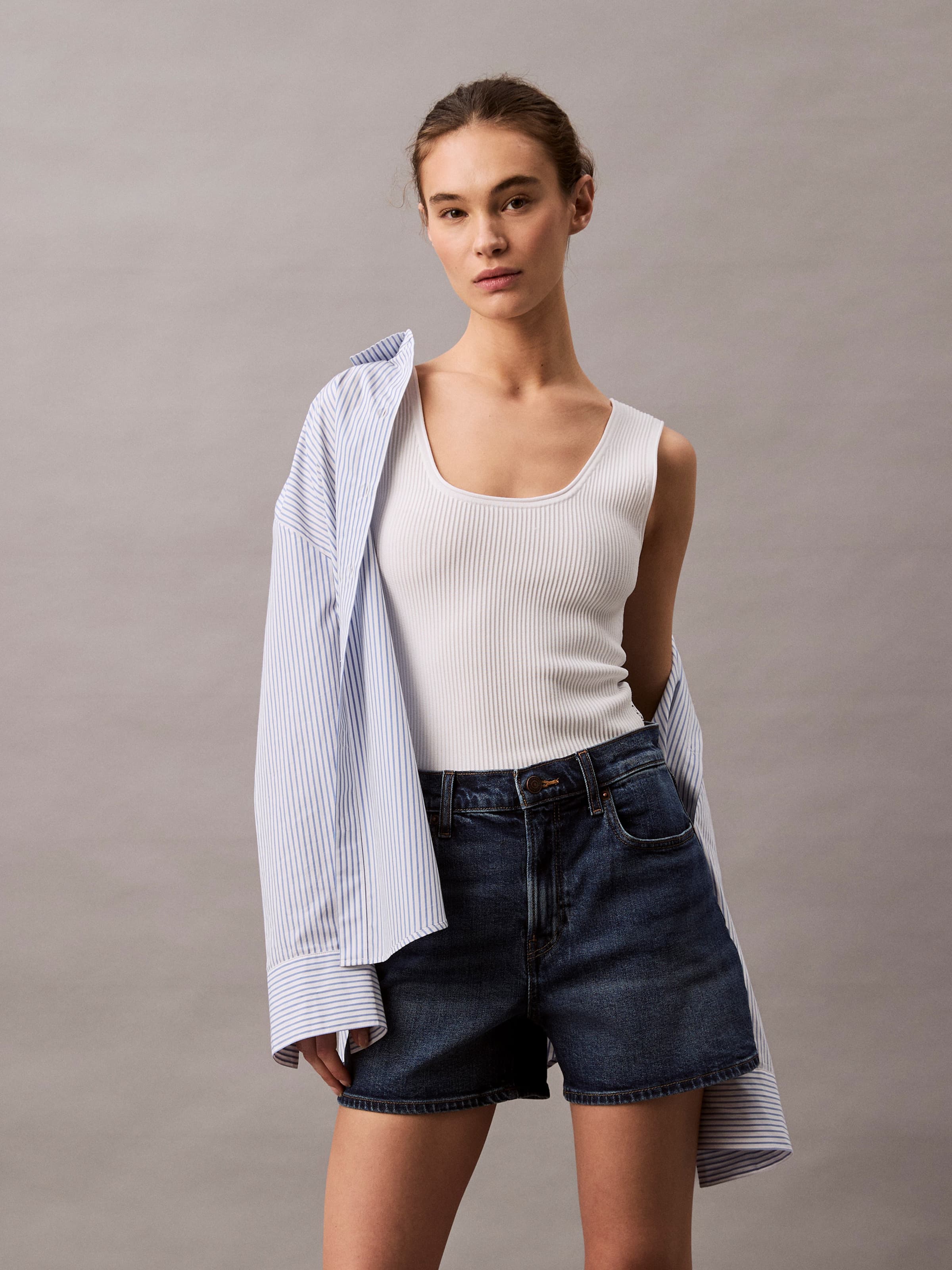 Hi Rise Midi Shorts In Dark Yukon