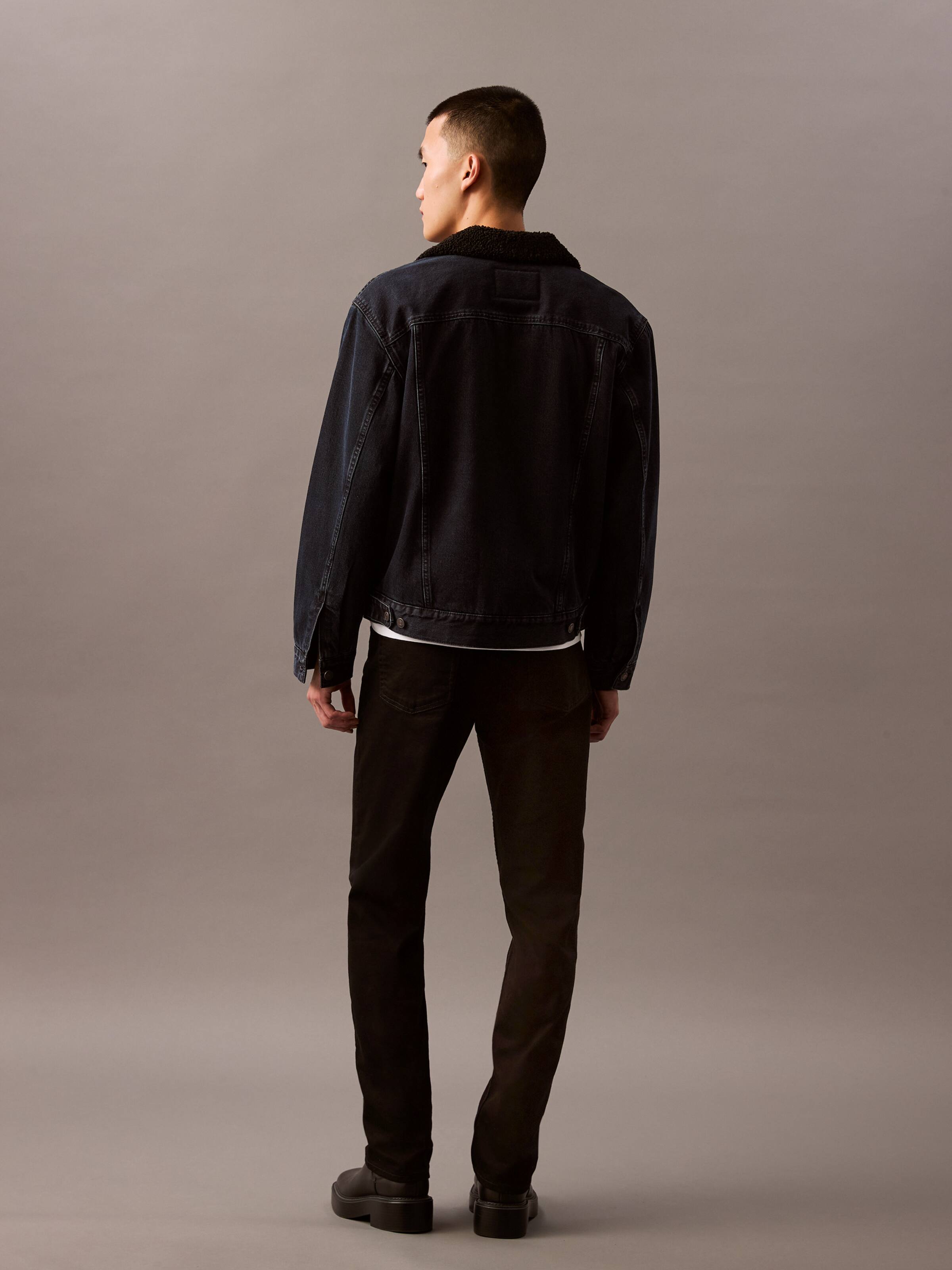 Standard Straight In Forever Black