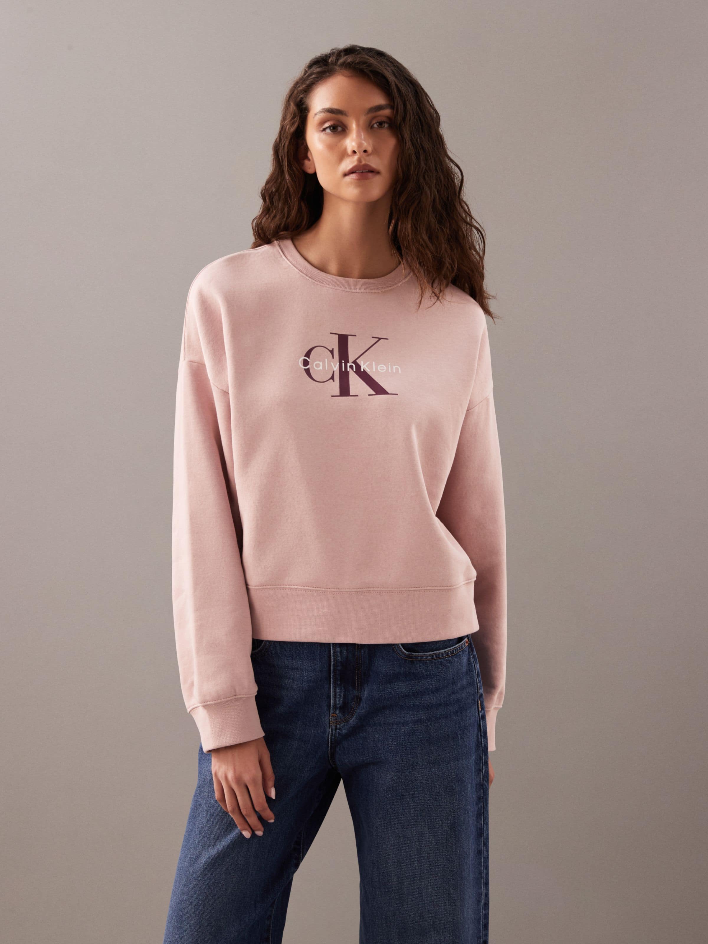Long Sleeve Monogram Logo Relaxed Sweat In Pale Mauve