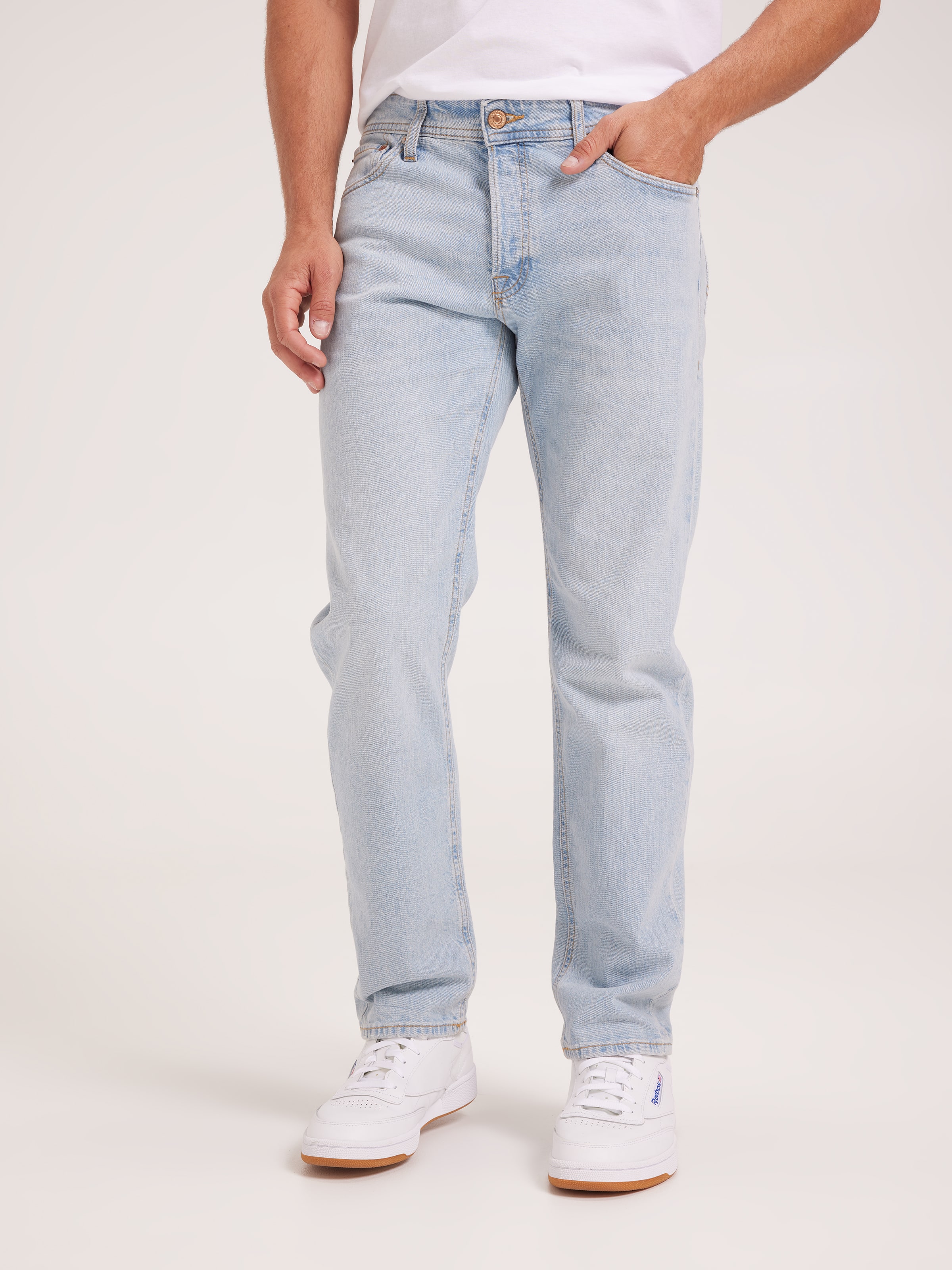 Mike Comfort Taper Jean In Light Blue Denim
