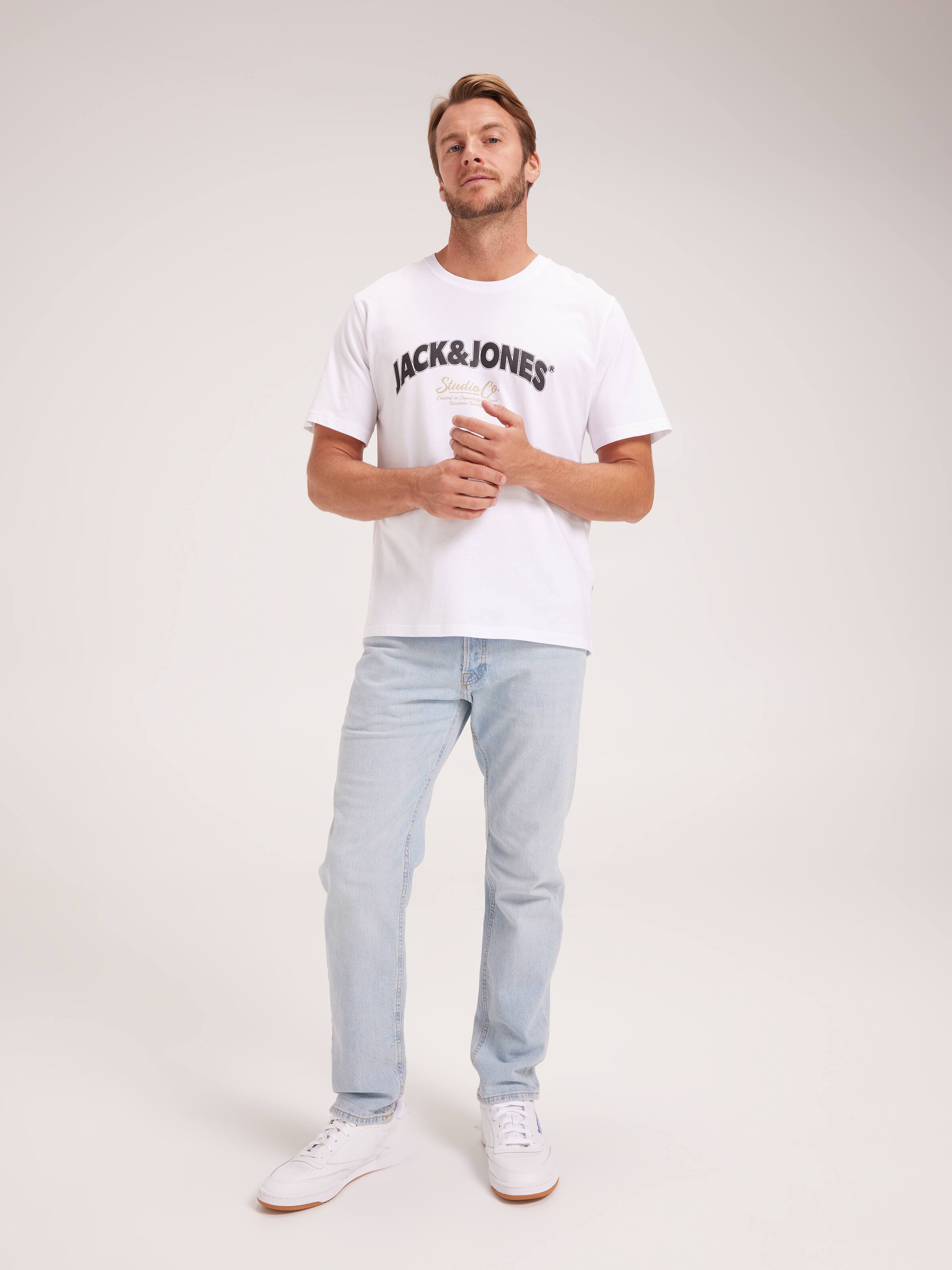 Mike Comfort Taper Jean In Light Blue Denim