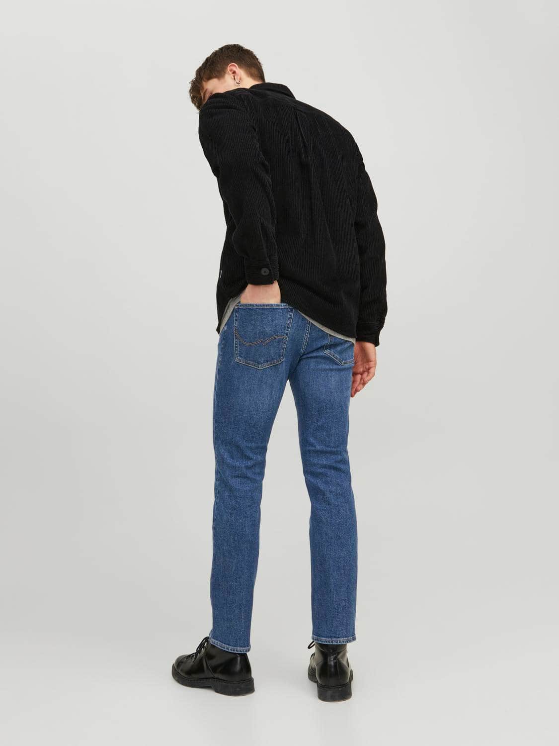 Clark Regular Slim Straight In Mid Blue Denim