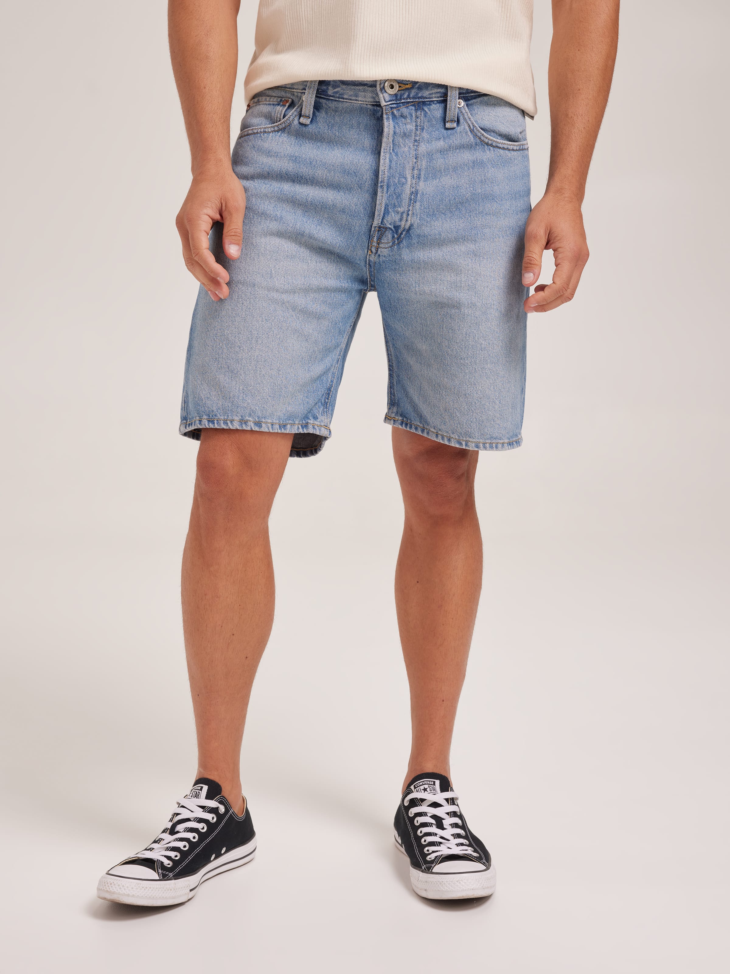Chris Cooper Short In Light Blue Denim