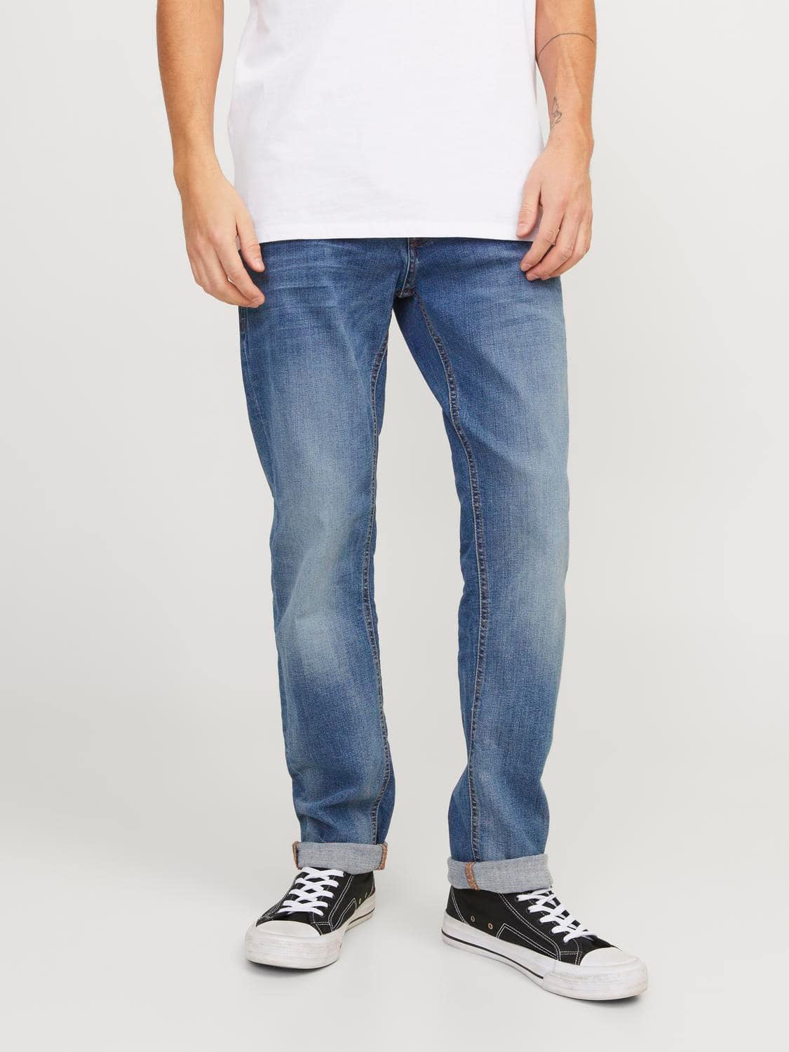 Glenn Slim Taper In Mid Wash Rip