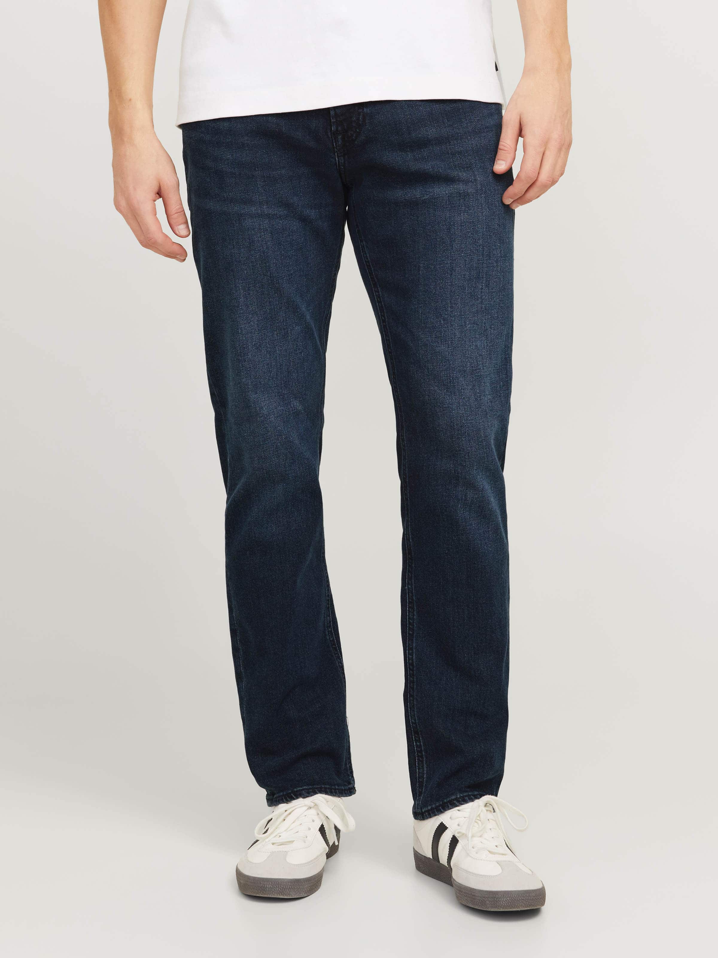 Clark Straight Jean In Blue Denim