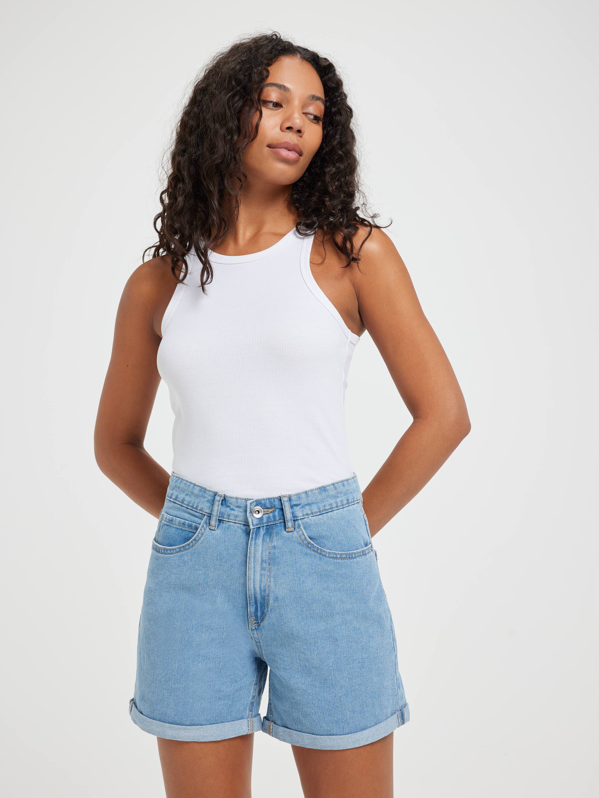 Vega High Mom Shorts In Light Blue