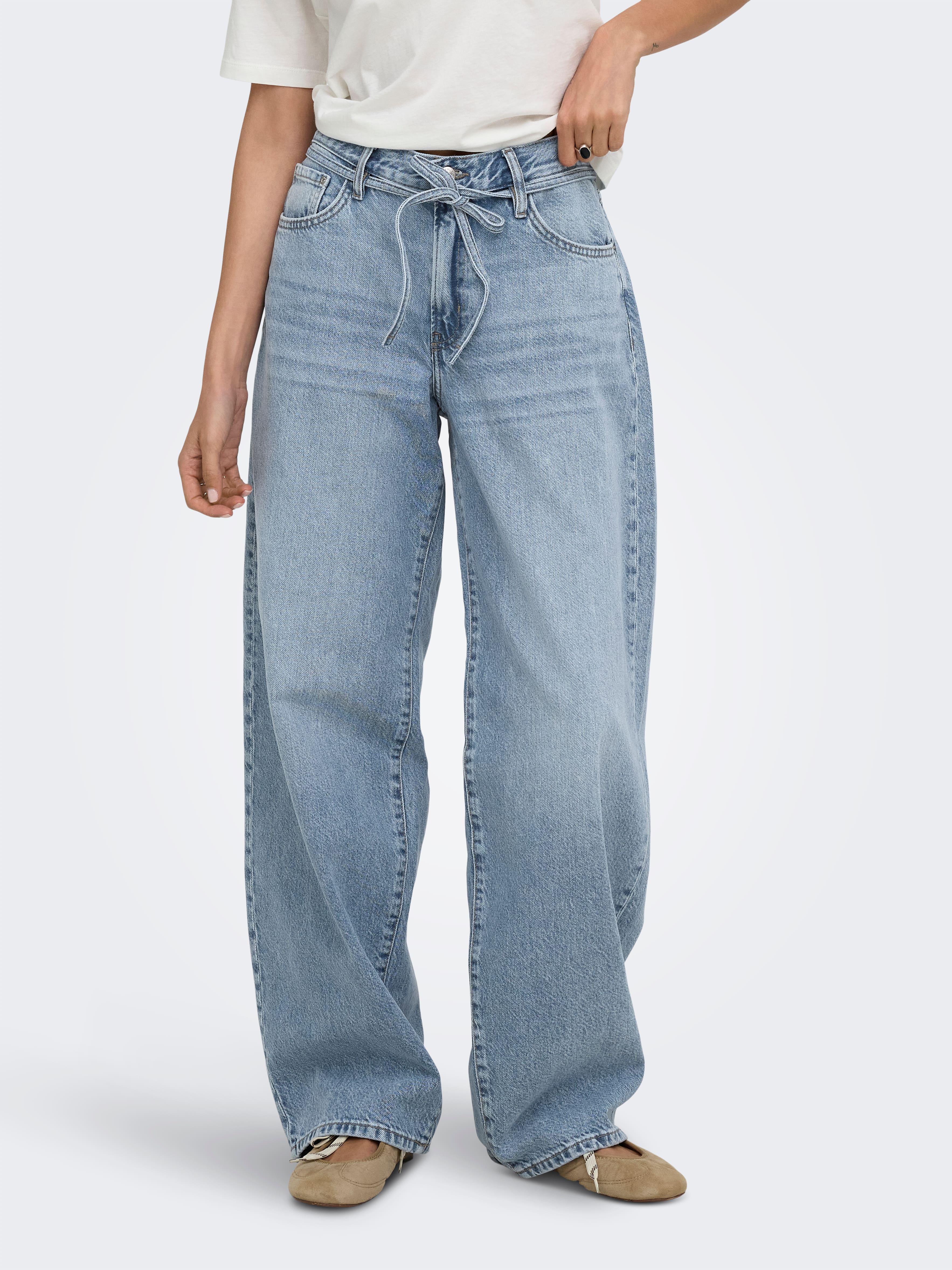 Gianna Mid Waist Straight Jean In Light Blue Denim