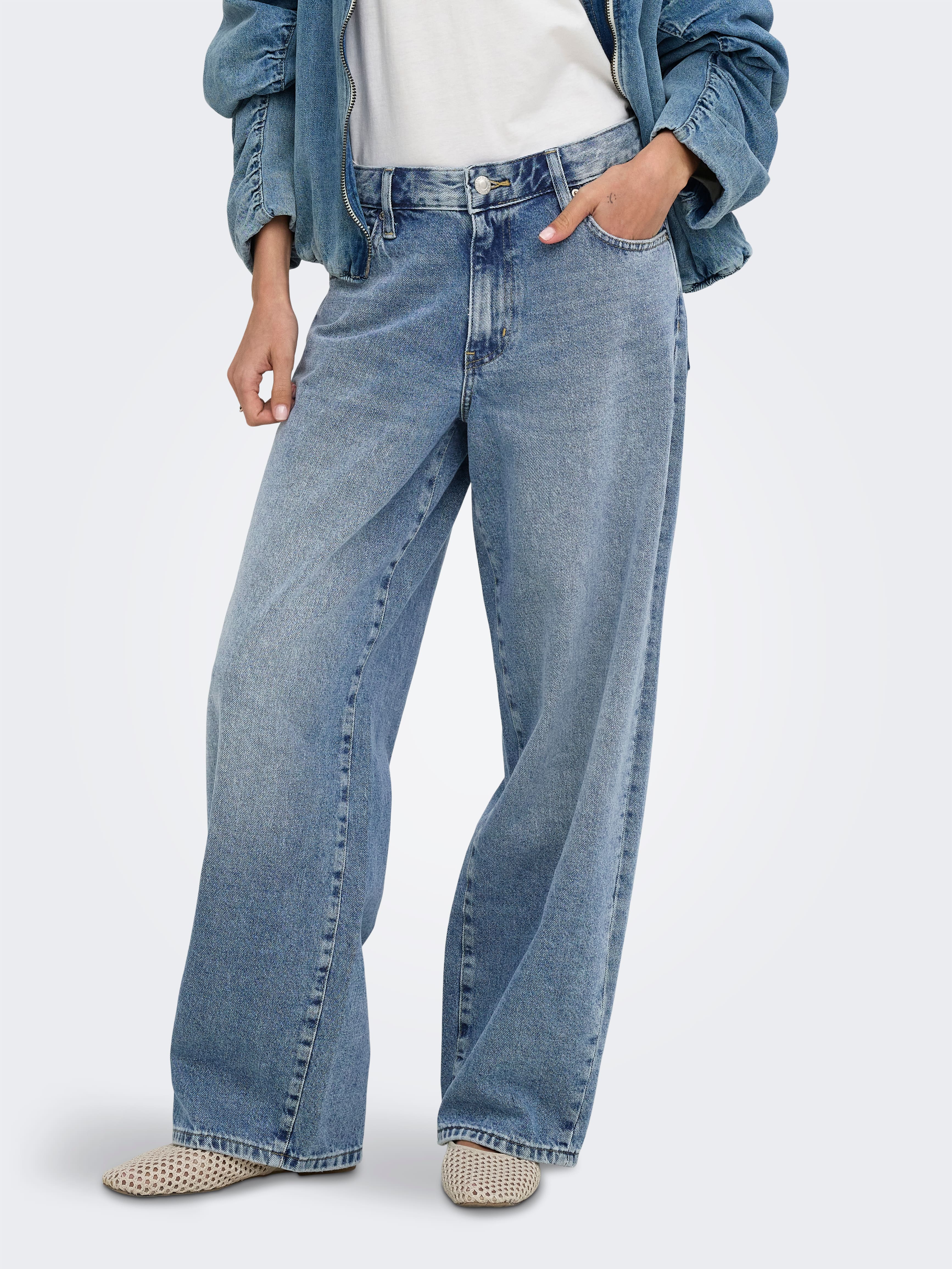 Georgia Mid Waist Baggy Jean In Medium Blue Denim