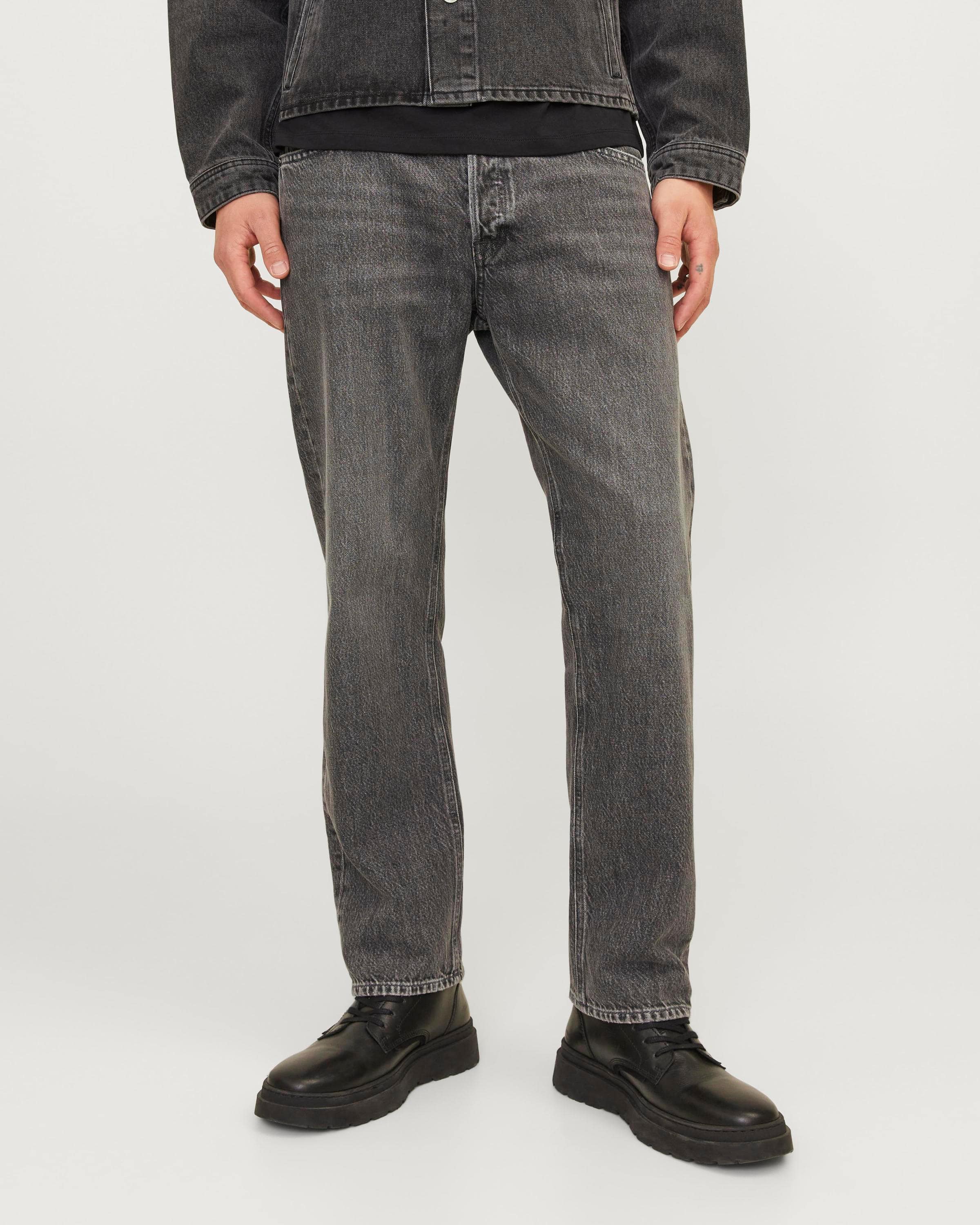 Chris Original Straight Jean In 444 Black Denim