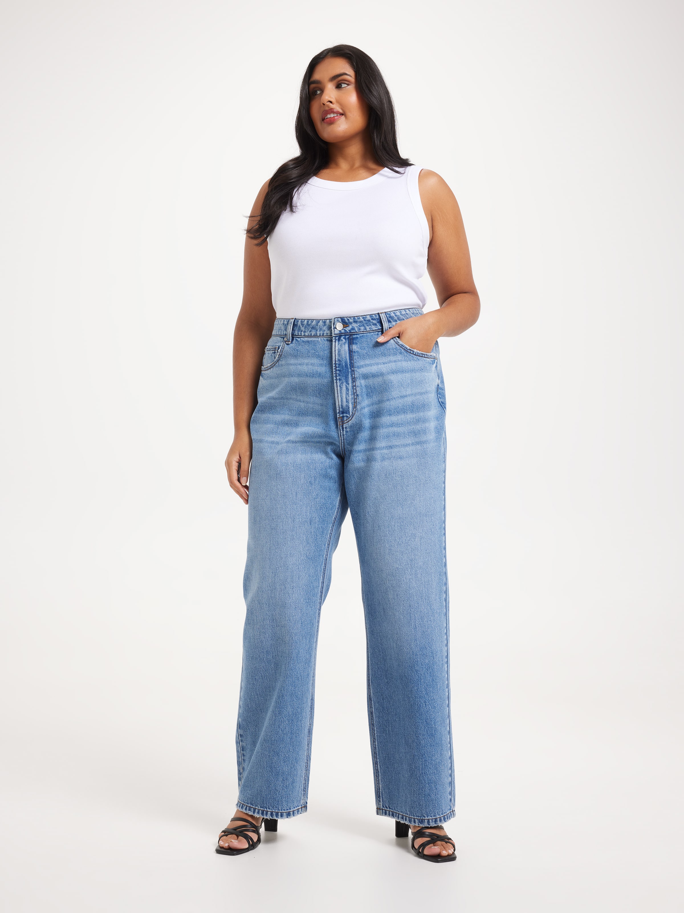 Curve Originals Jules Relaxed Straight Jean