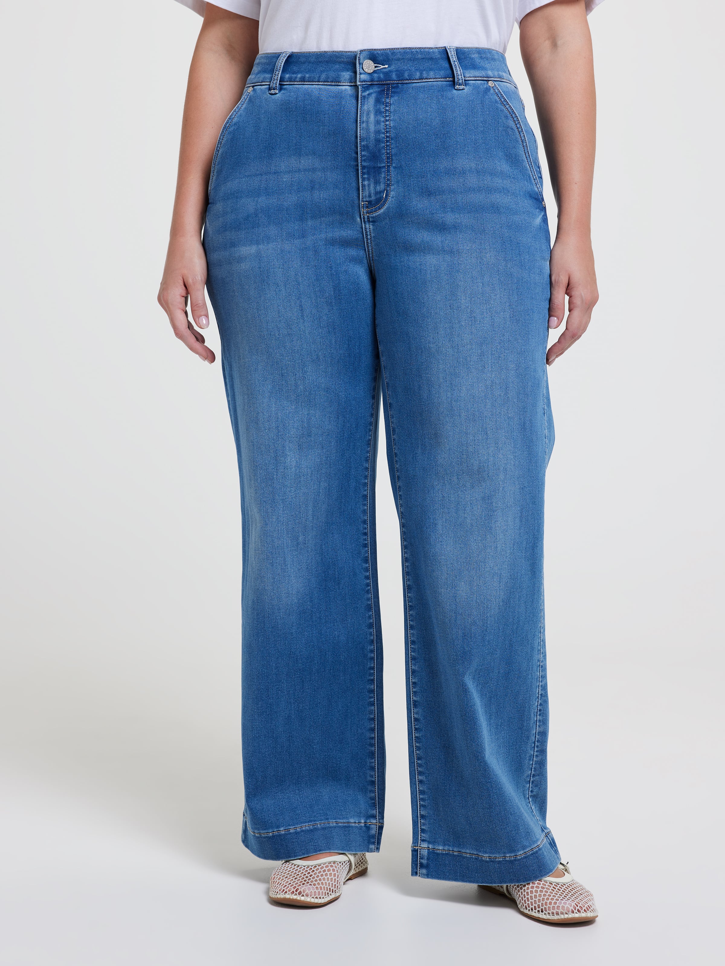 Curve Amaze High Rise Wide Leg Jean - Just Jeans Online