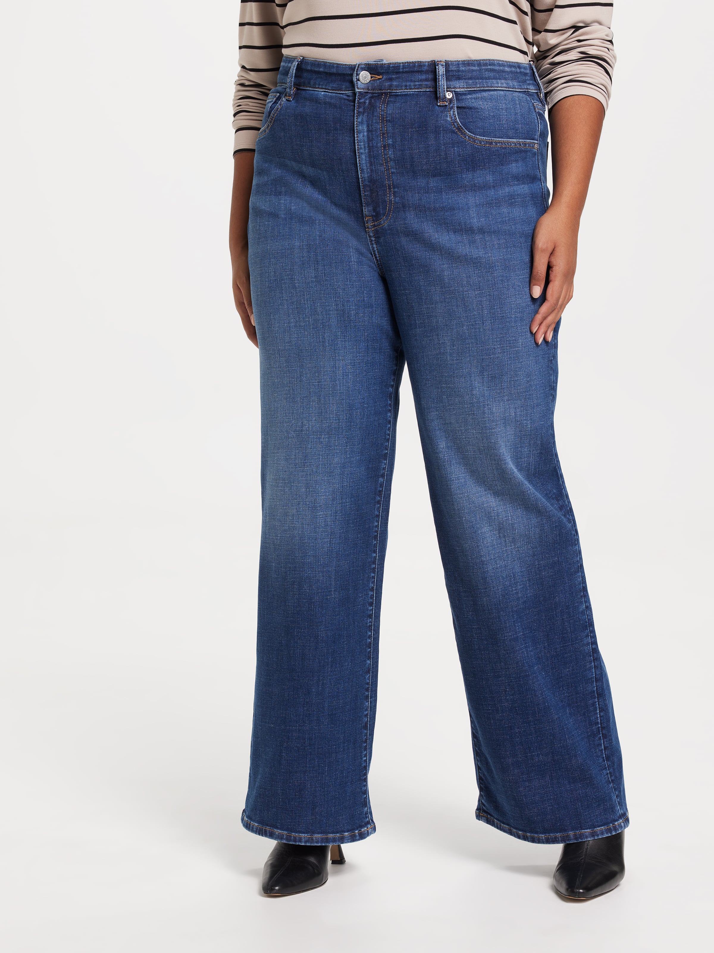 Curve Originals High Rise Relaxed Wide Leg Jean
