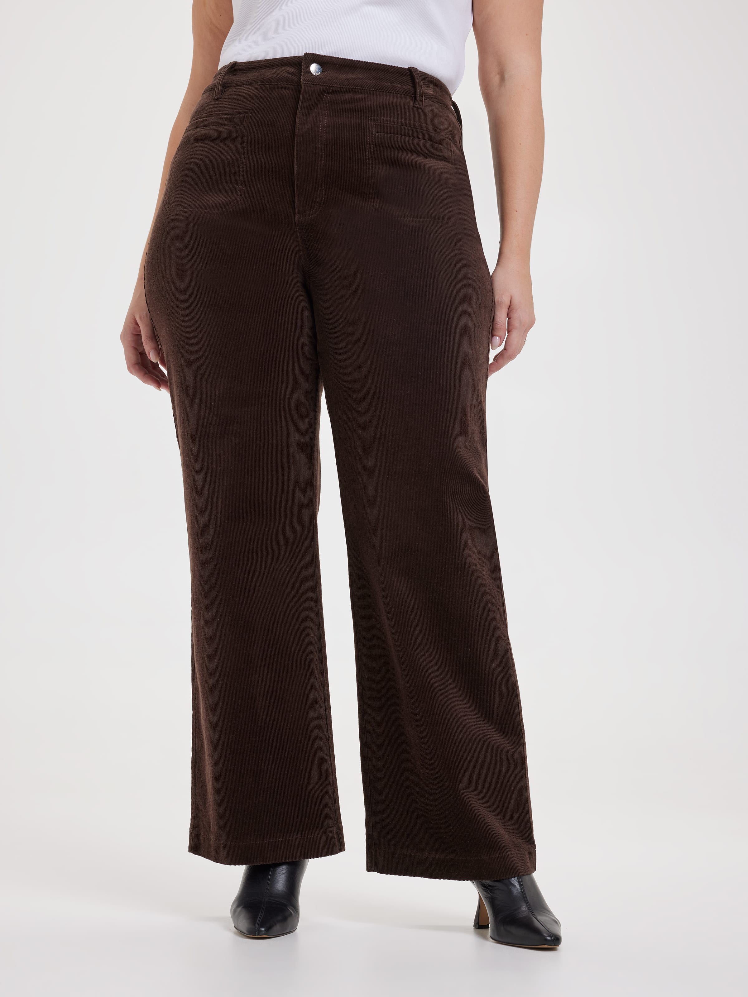 Curve Cord Patch Pocket Wide Leg Jean