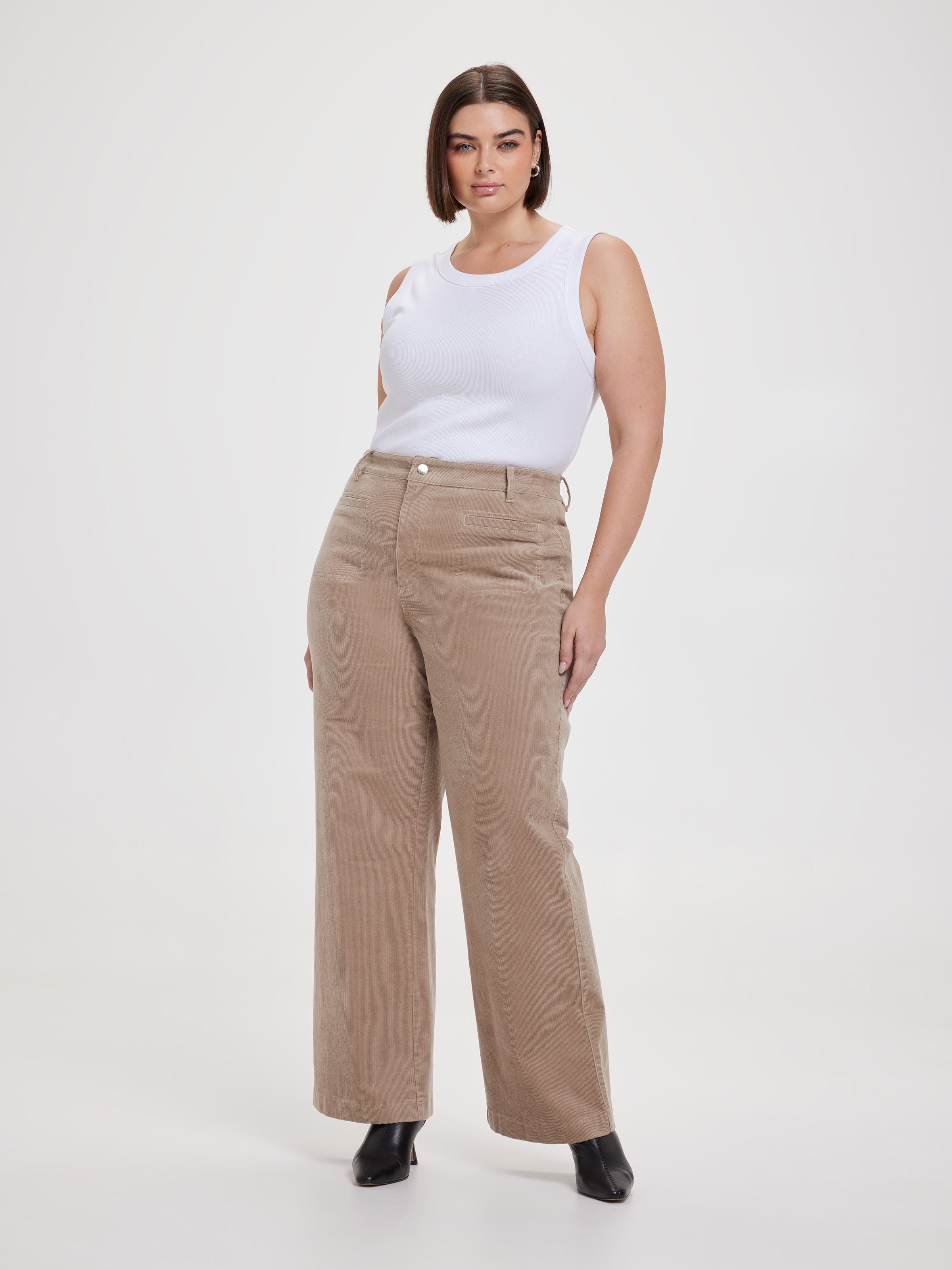Curve Cord Patch Pocket Wide Leg Jean