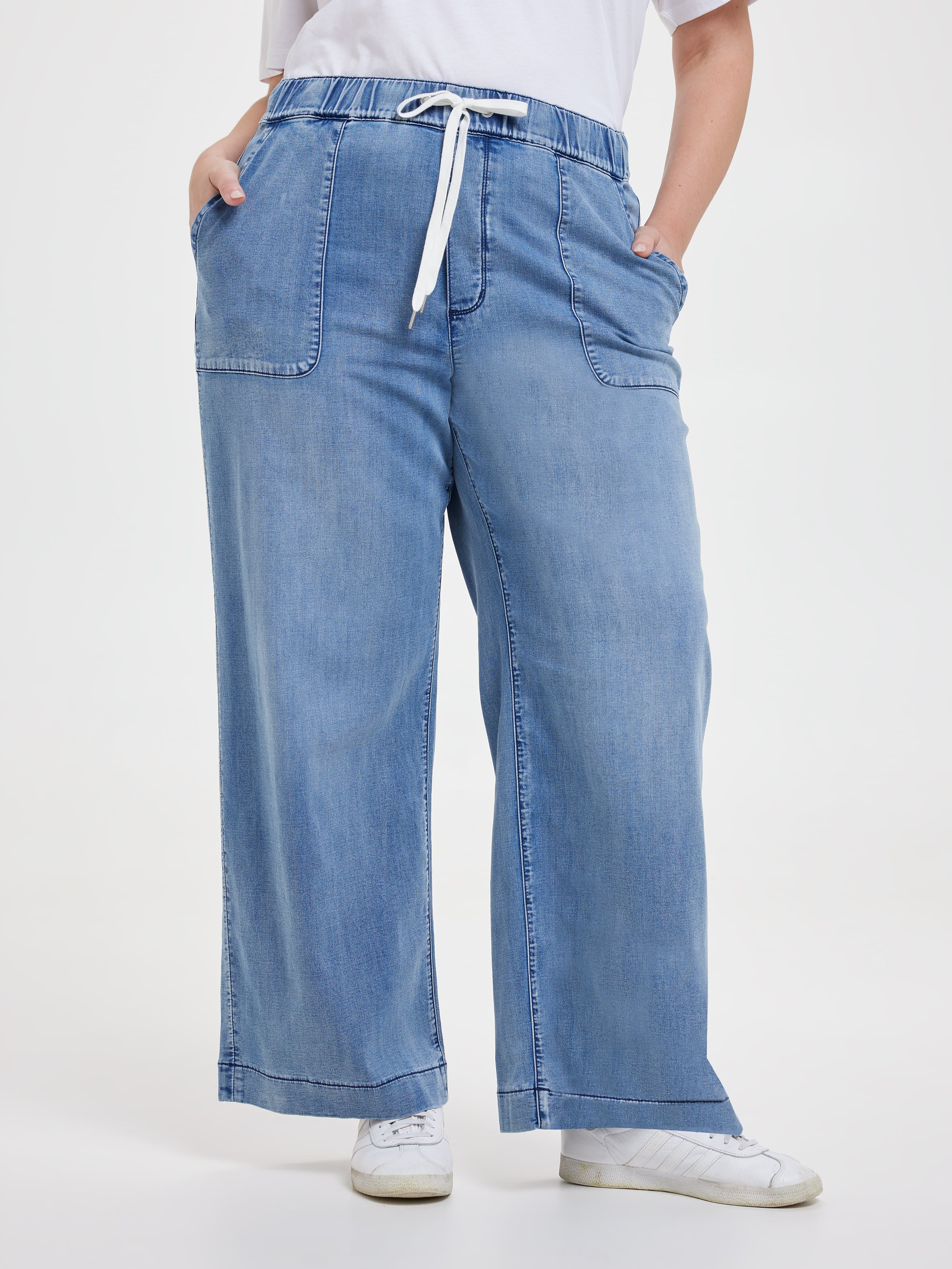 Curve Amaze Wide Jog Pant