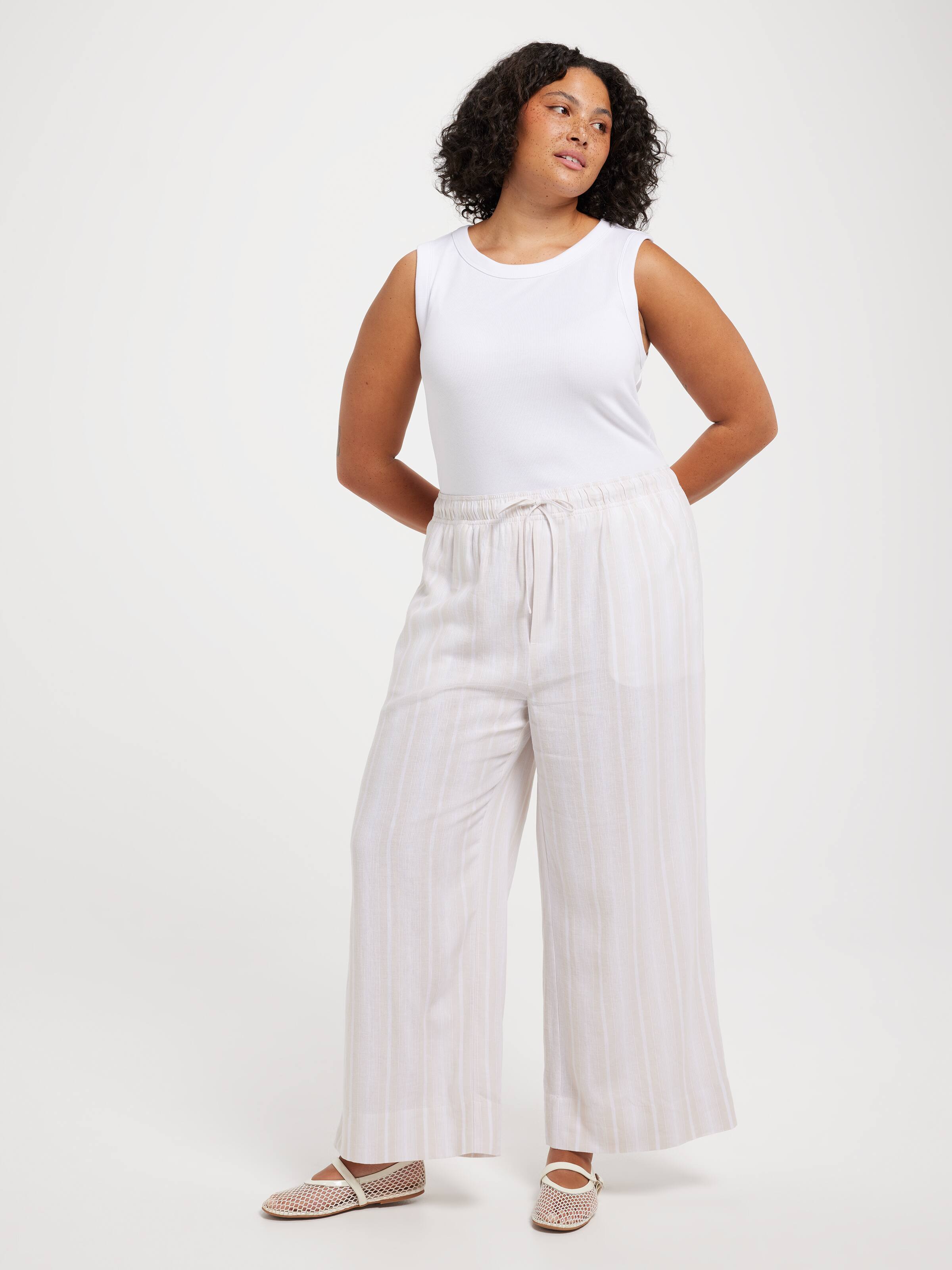 Curve Phillipa Pull On Wide Ankle Pant