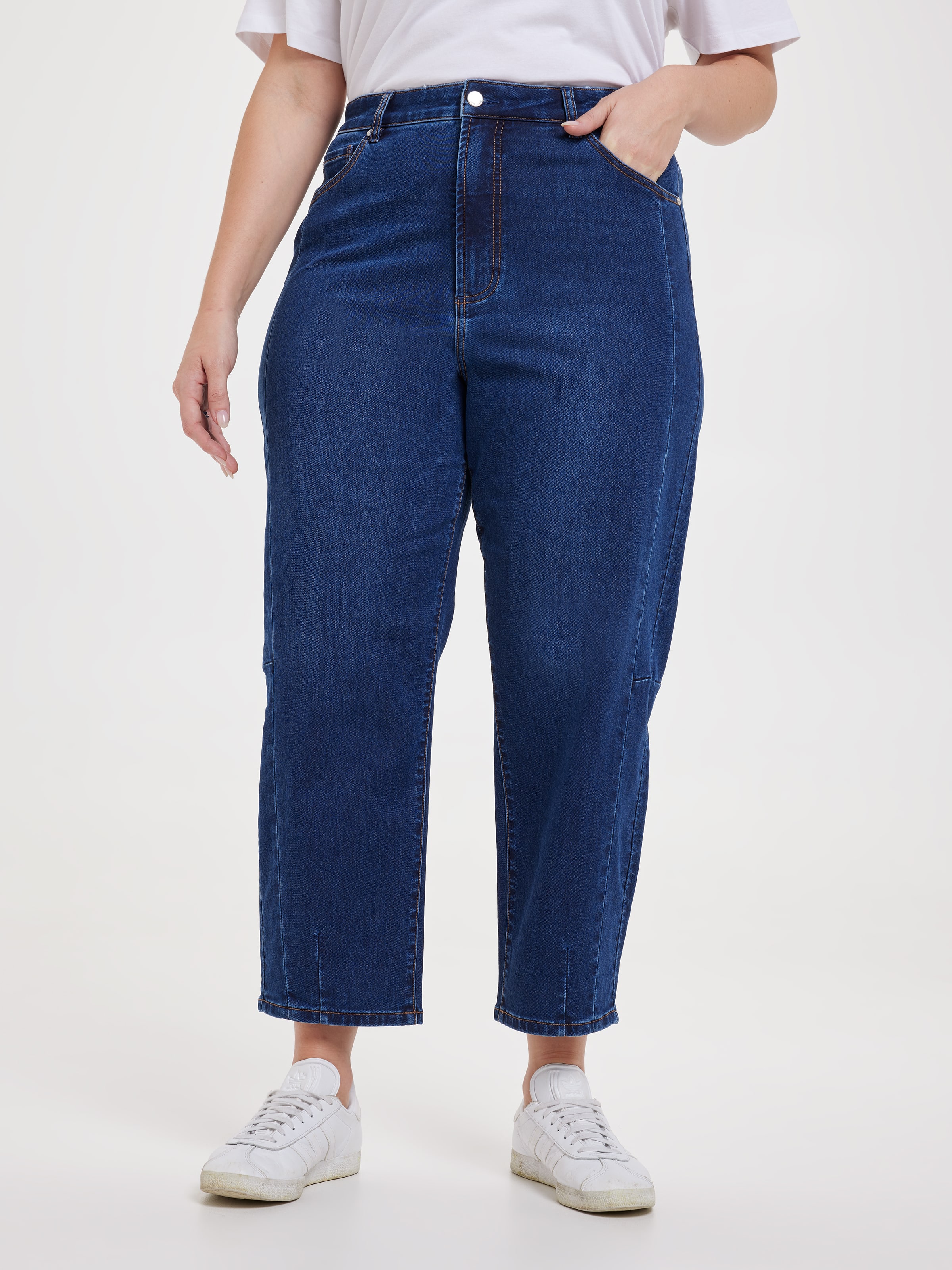 Curve Amaze High Rise Slim Barrel Jean