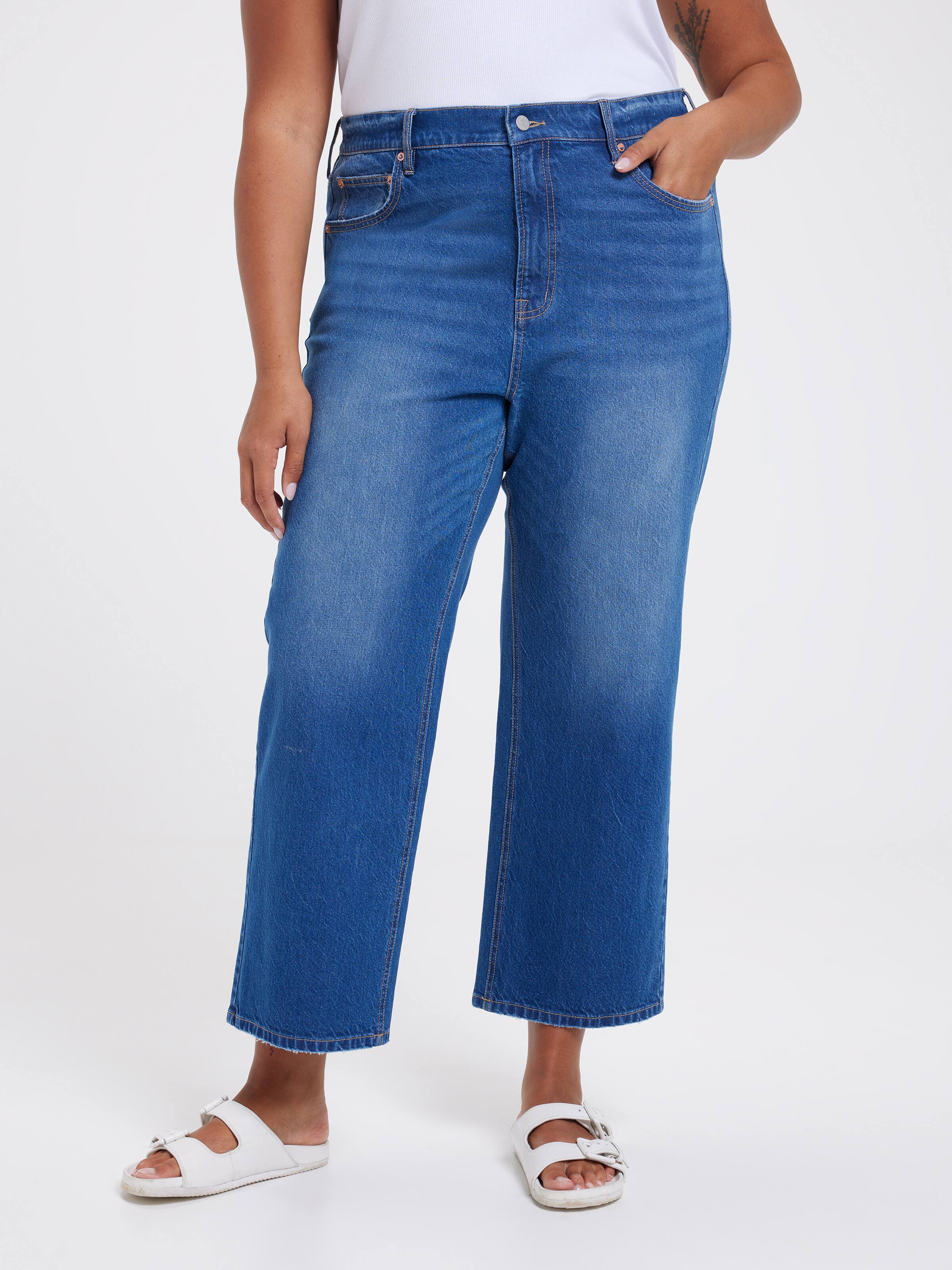 Curve Originals Almost Rigid Straight Jean