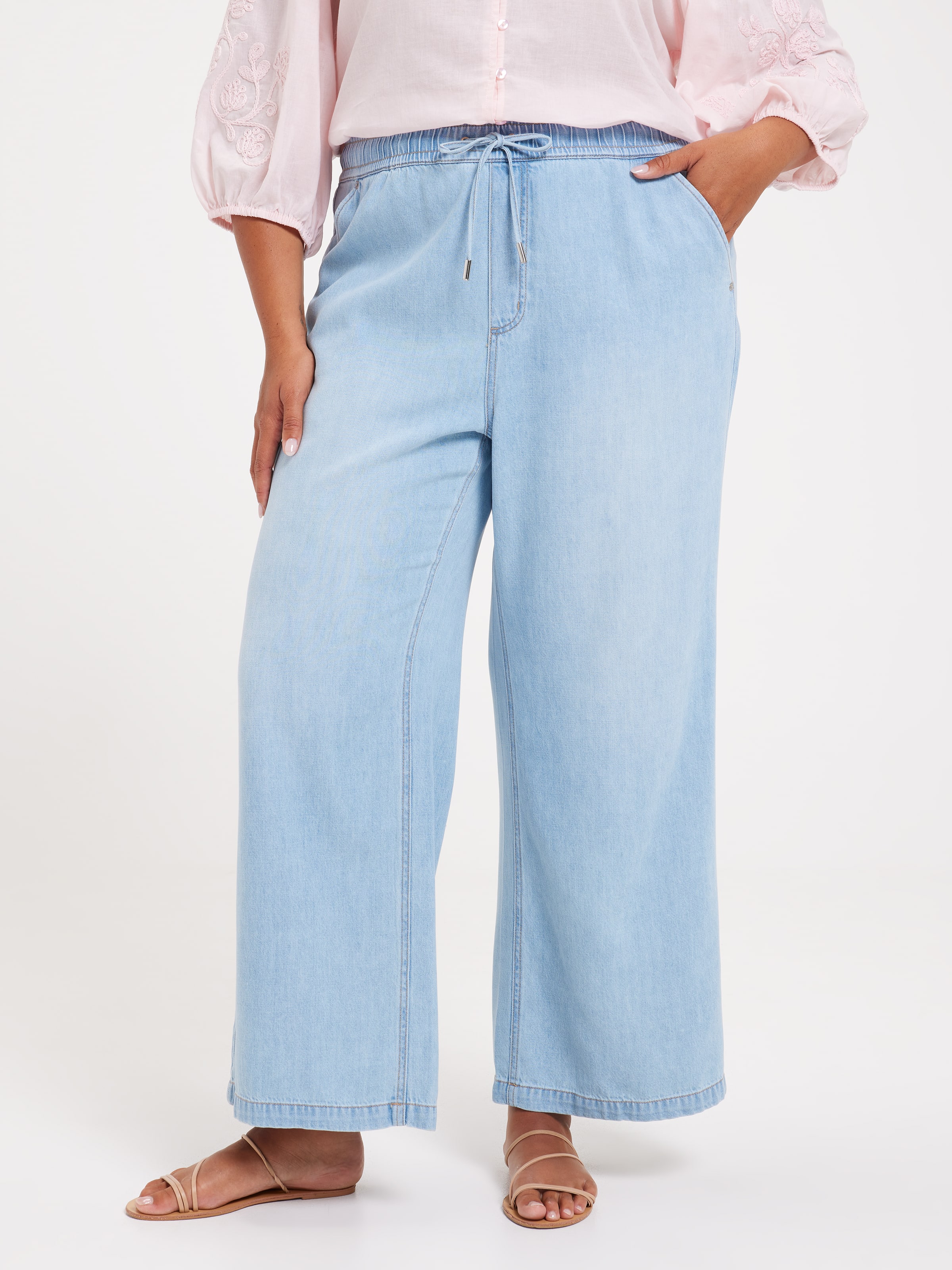Curve Liquid High Rise Pull On Pant