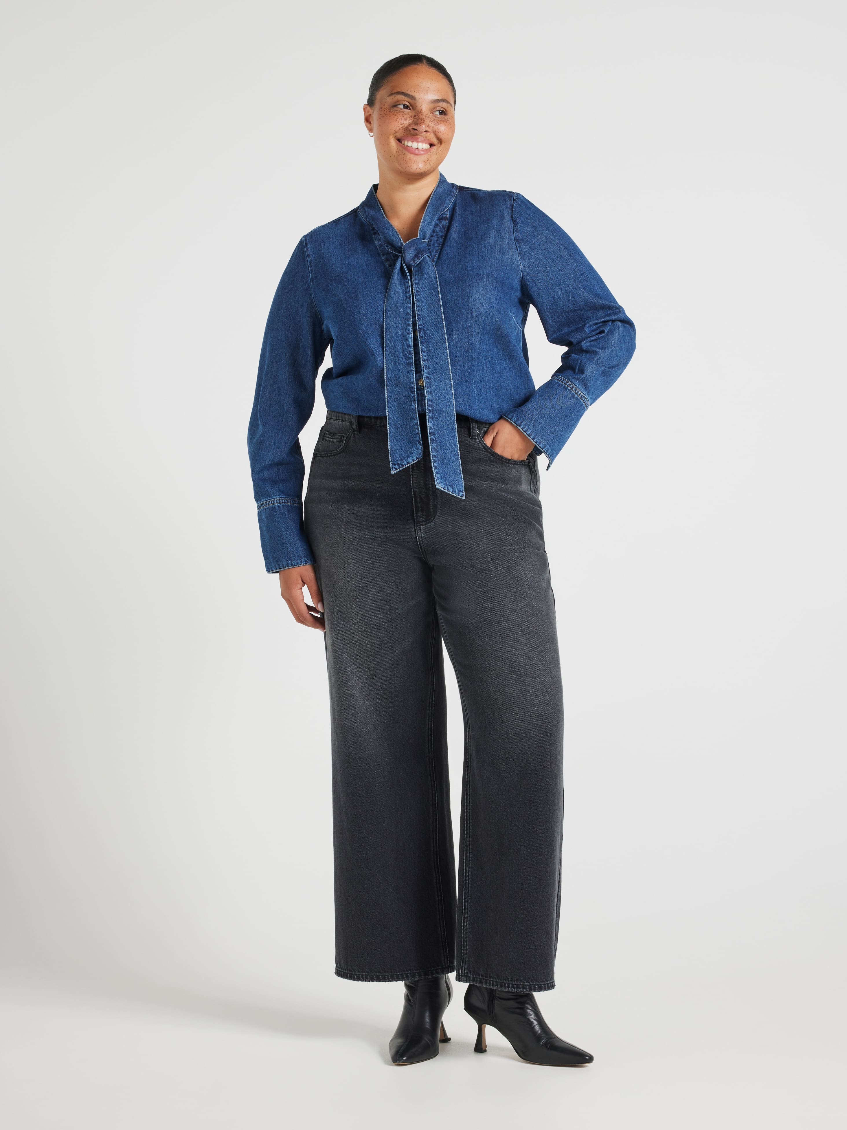 Curve Rinna Bow Blouse