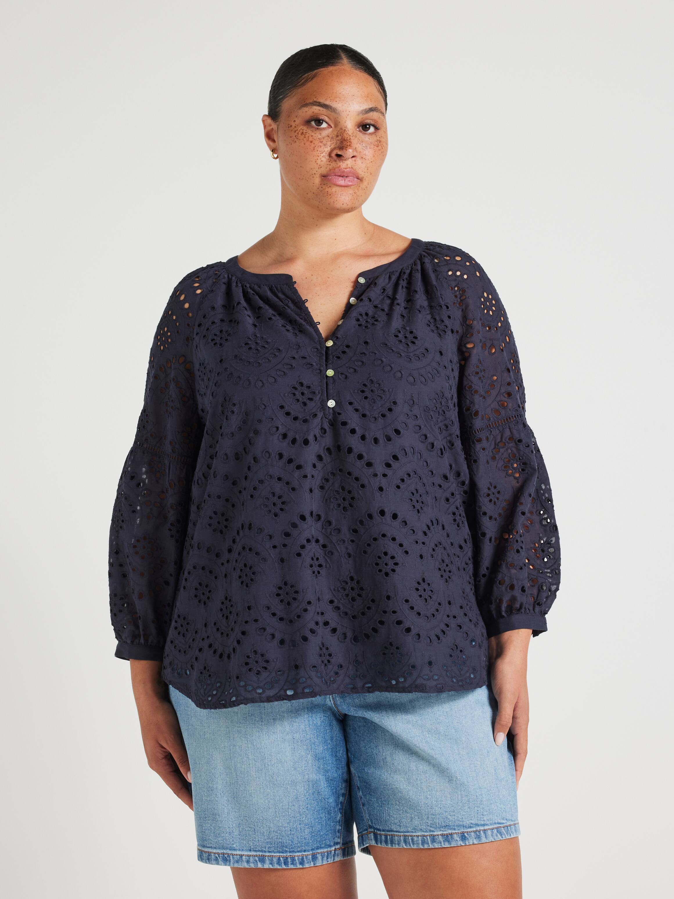 Curve Mia Textured 3/4 Sleeve Blouse