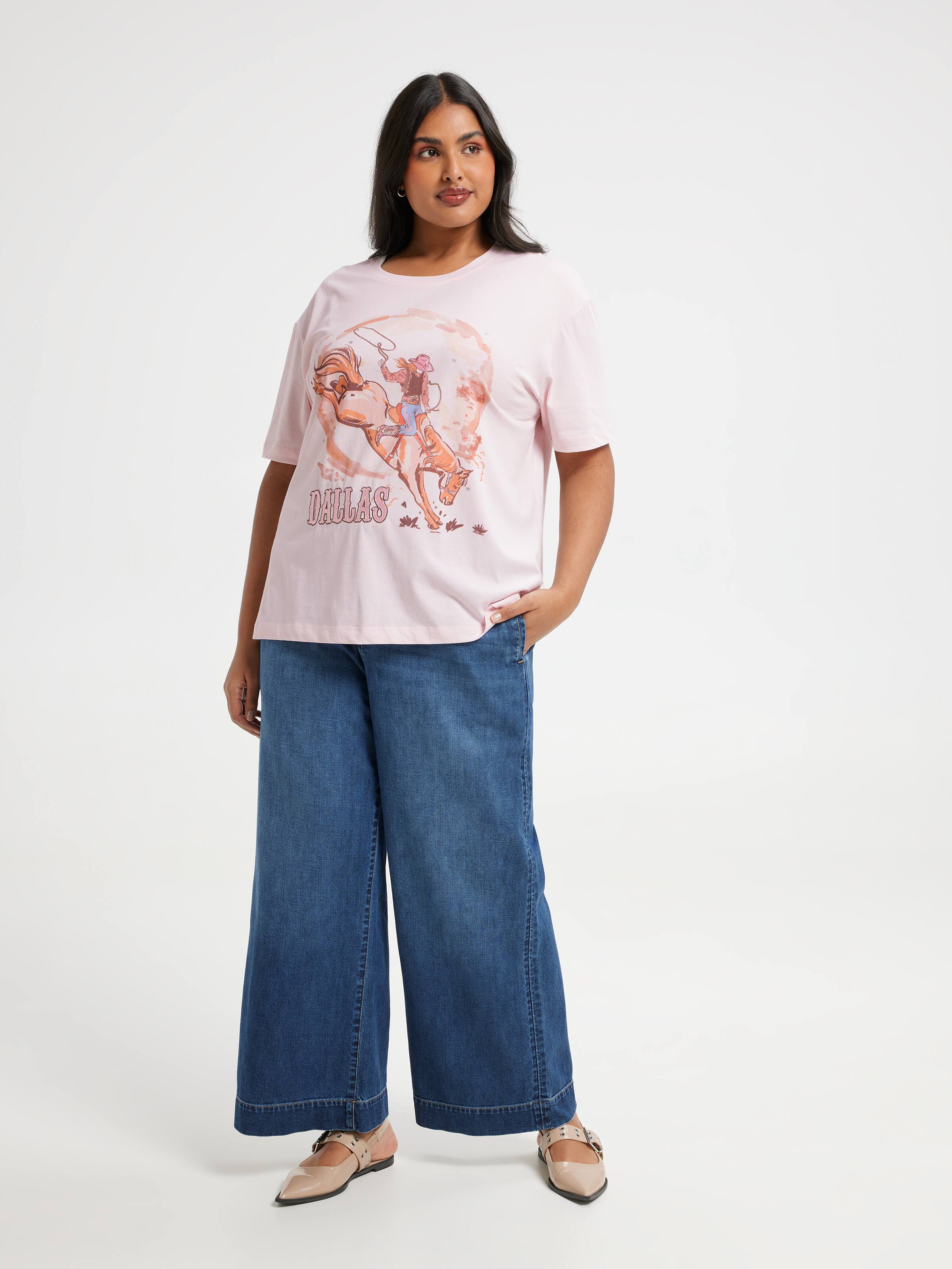 Curve Riley Relaxed Graphic Tee