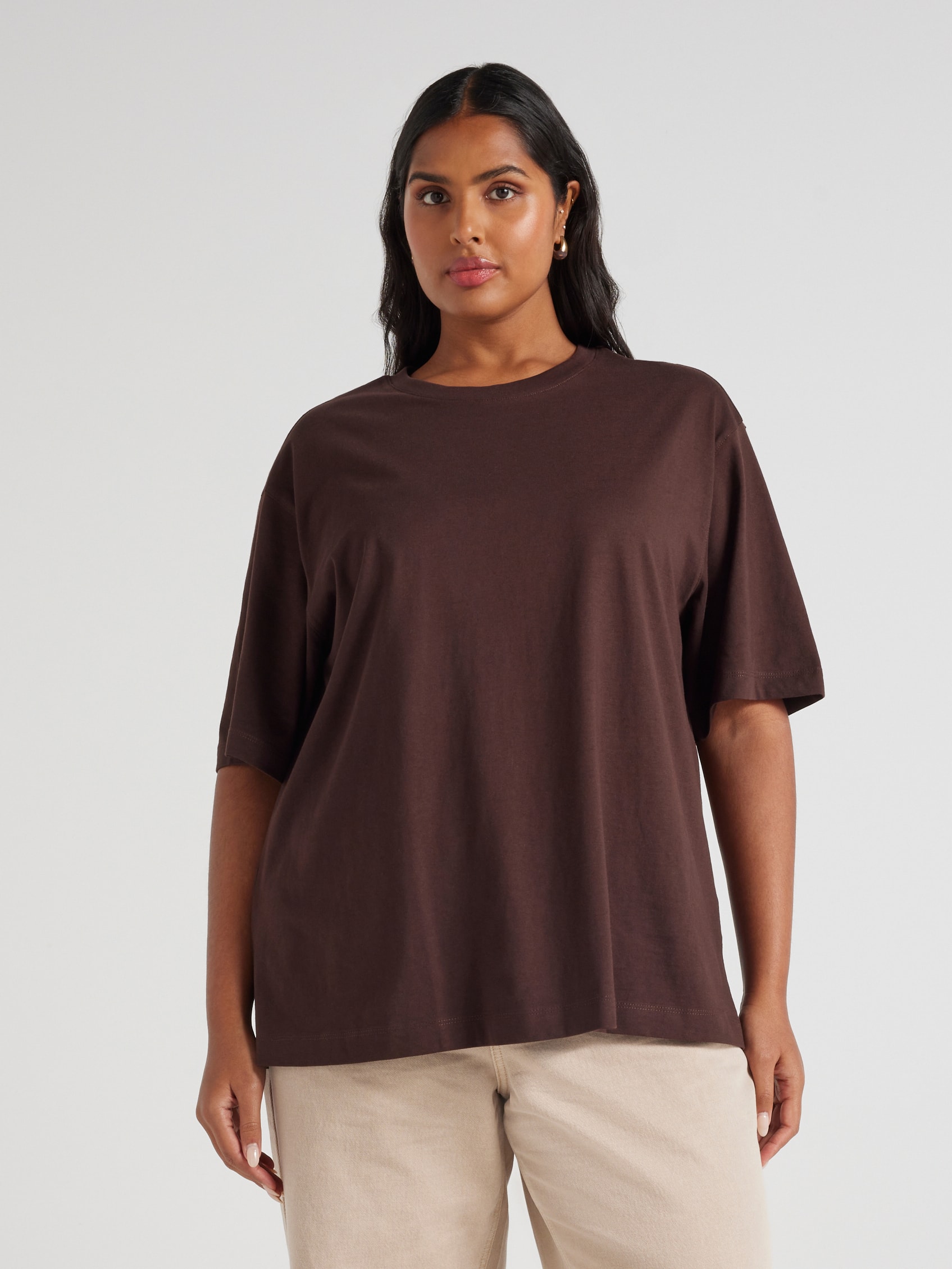 Curve Signature Tee