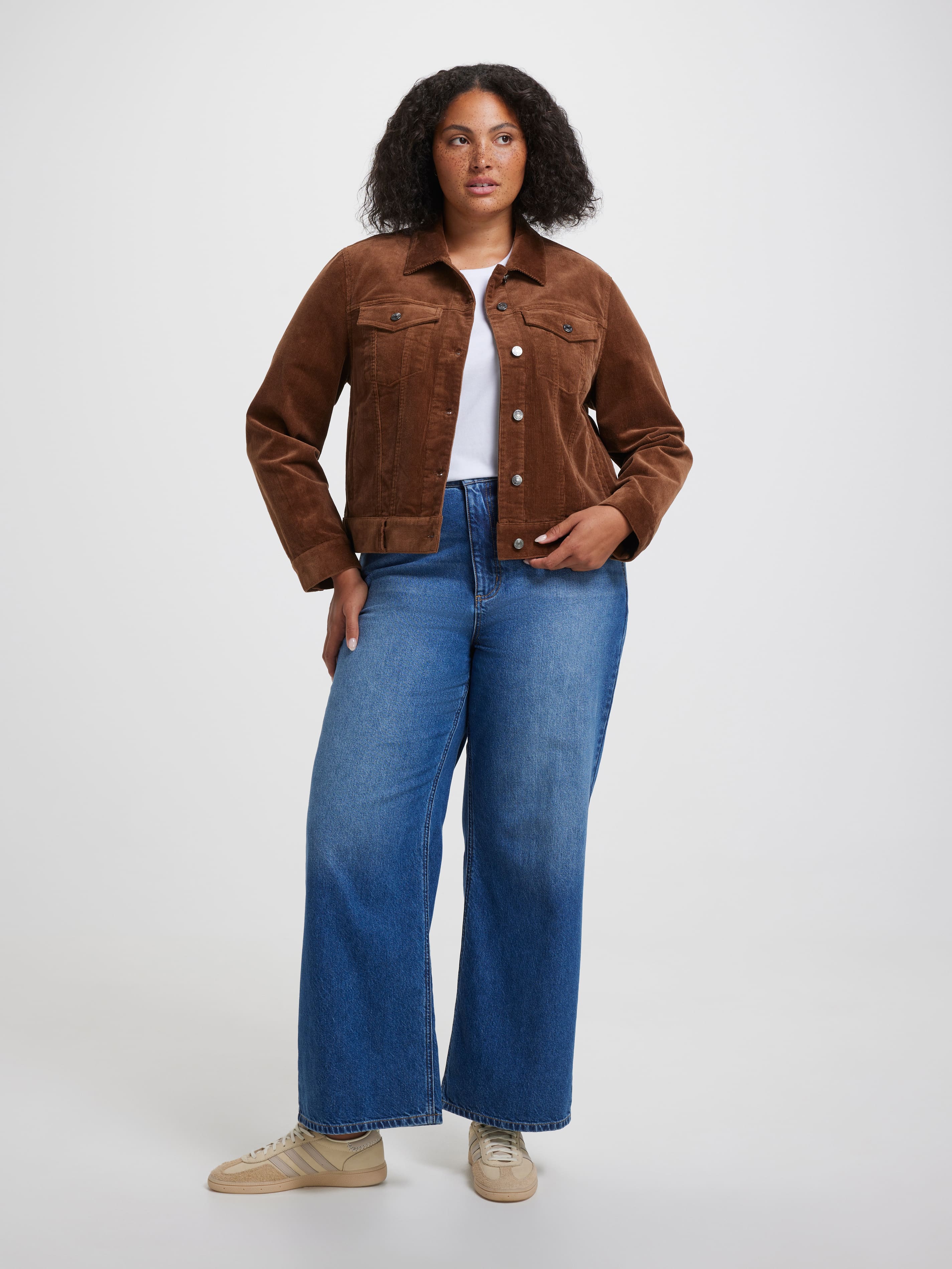 Curve Cord Classic Trucker