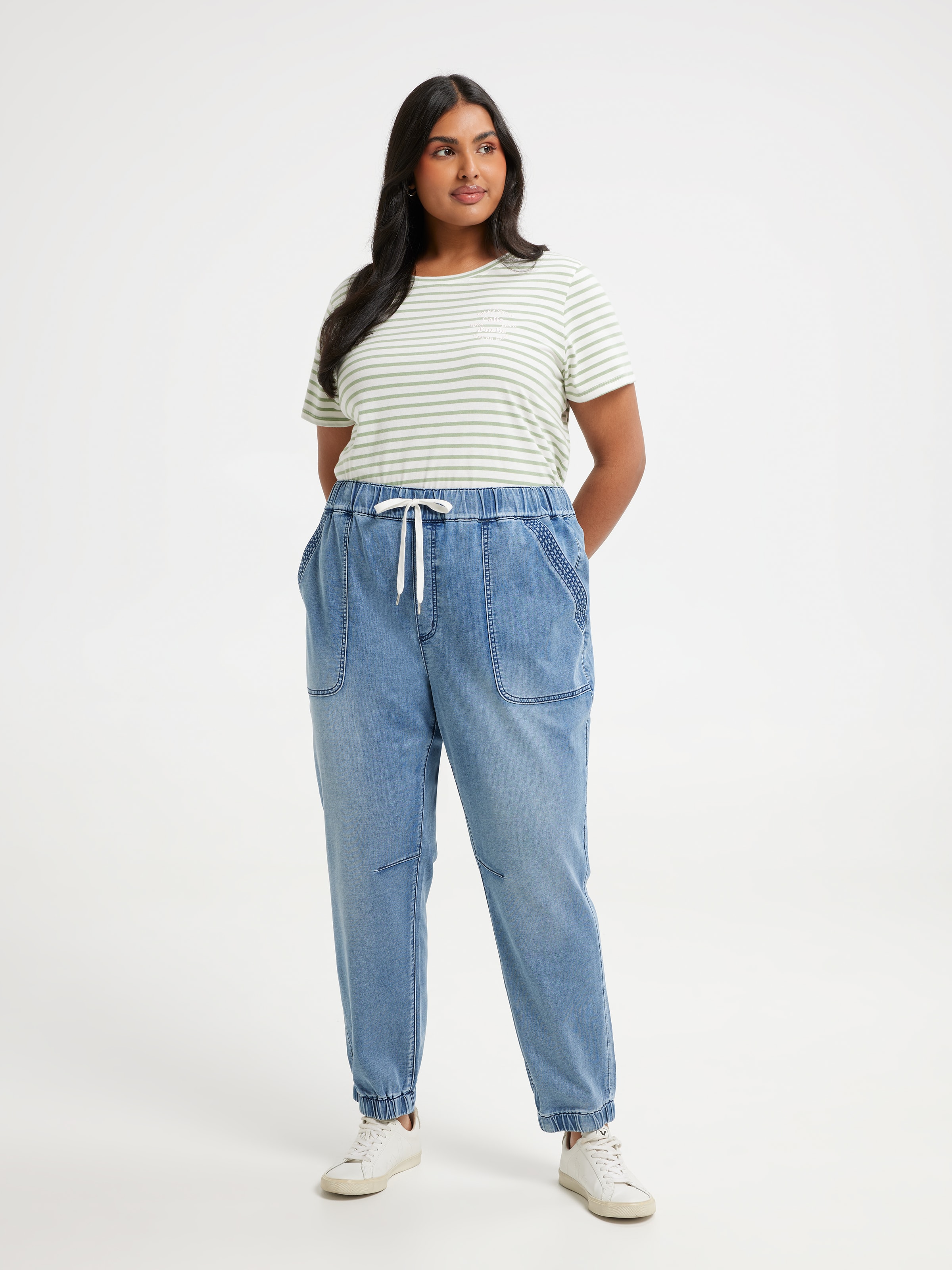 Curve Tara Text Tee