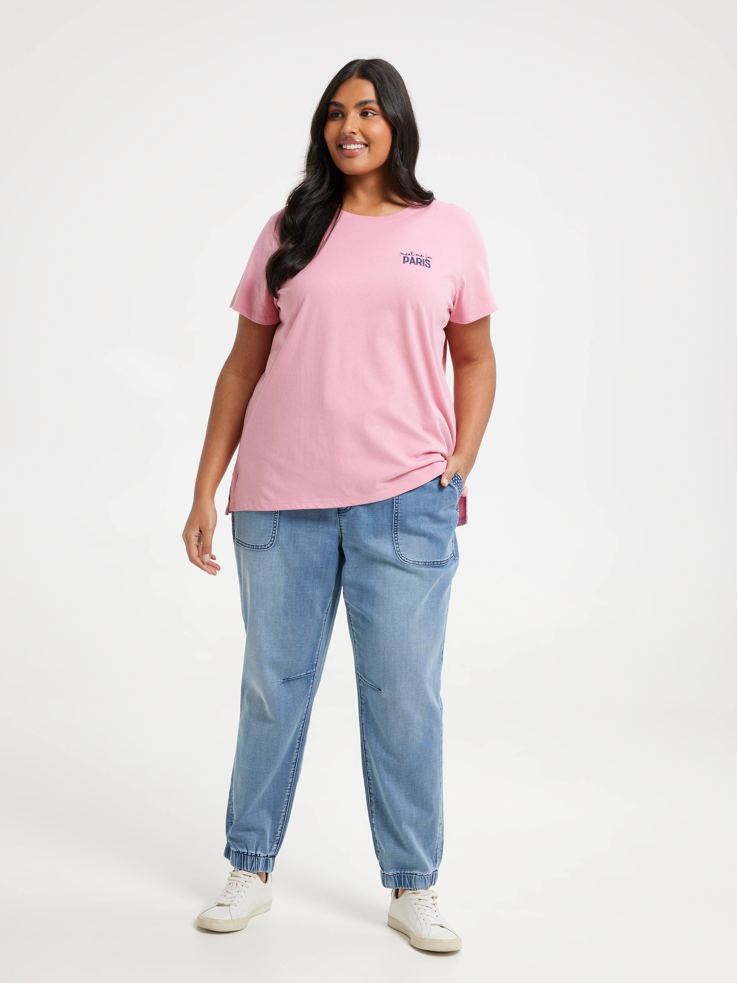 Curve Tara Text Tee