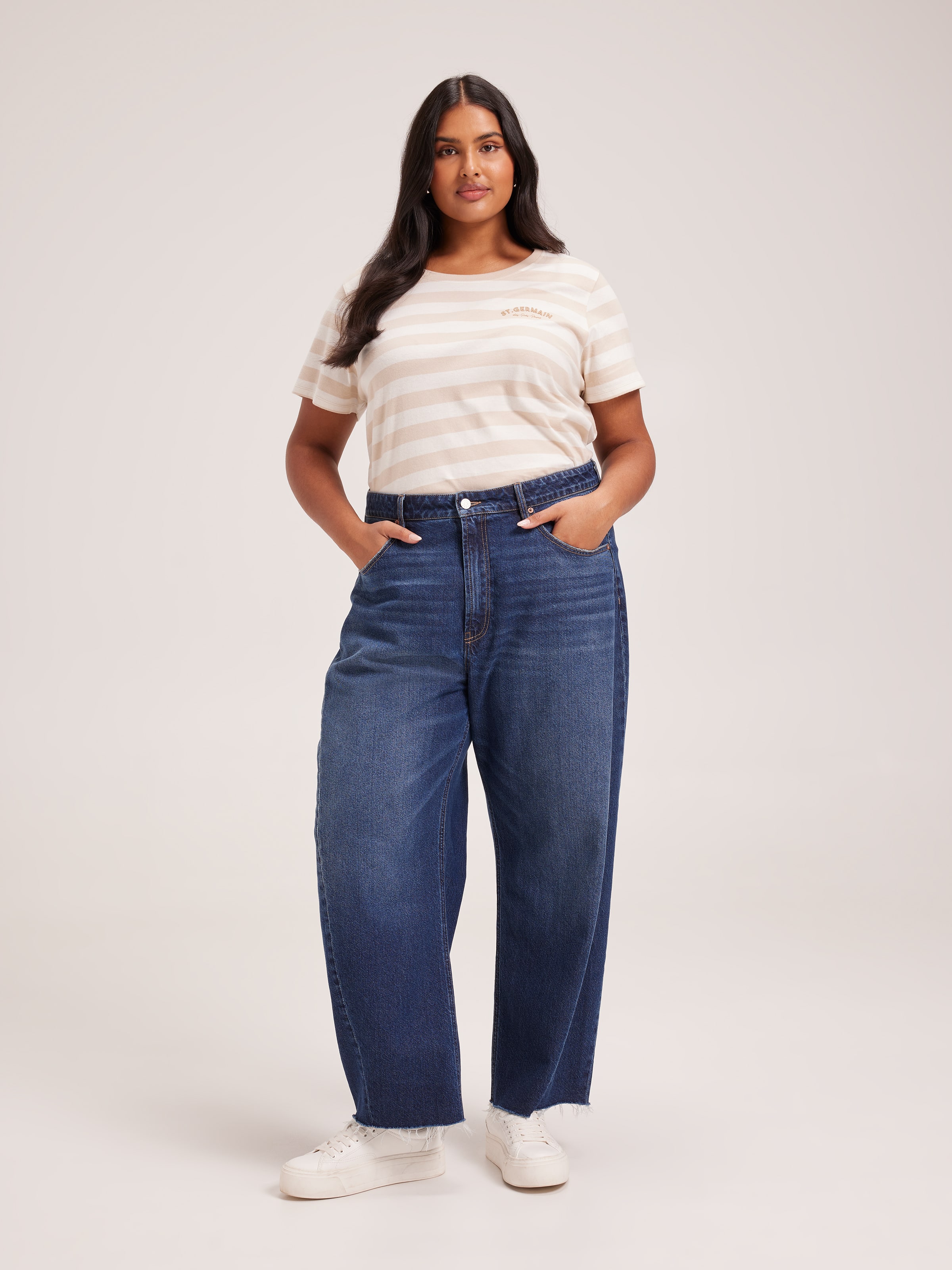 Curve Tara Text Tee