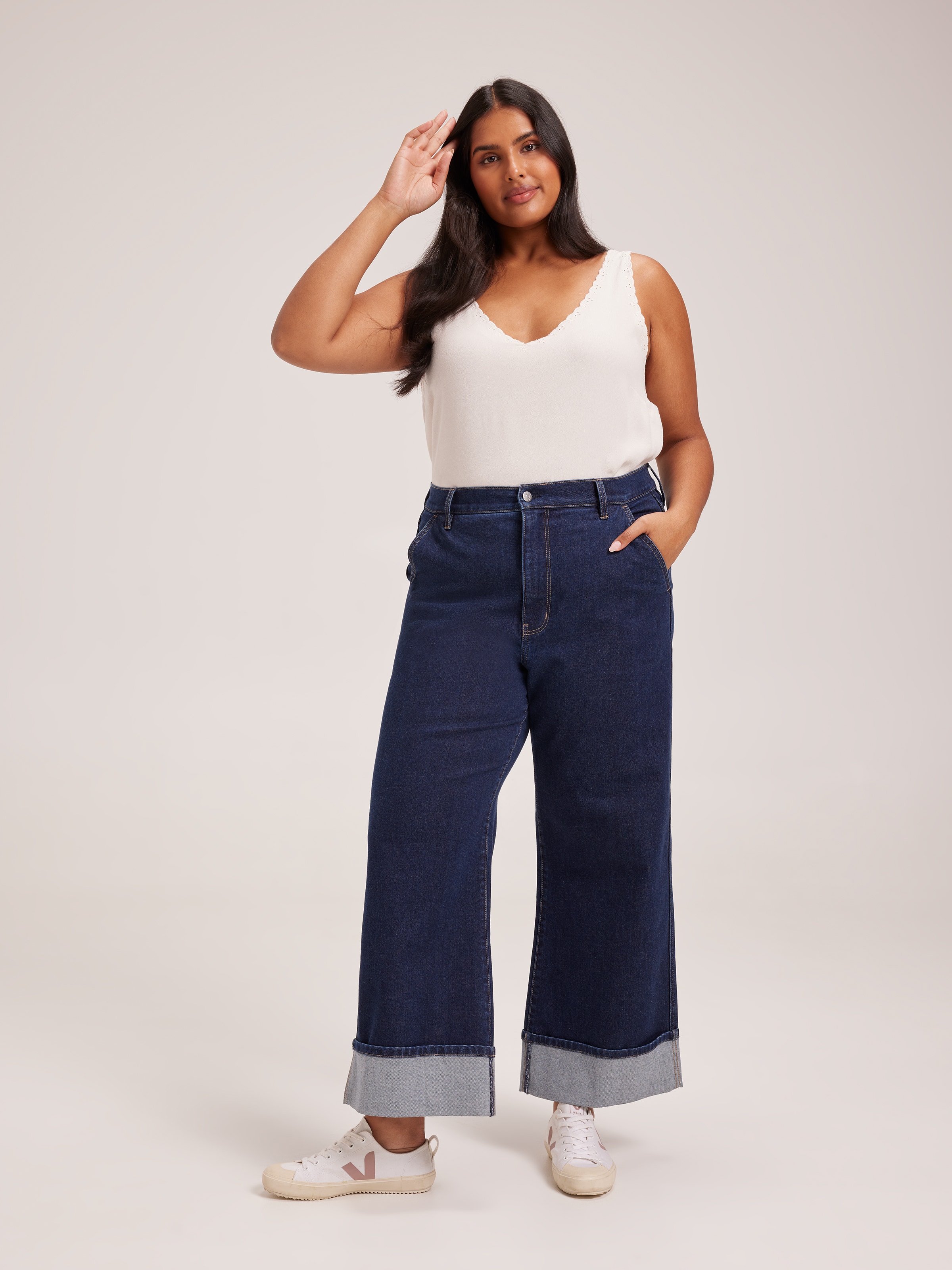 Curve Aurelia Neck Tank