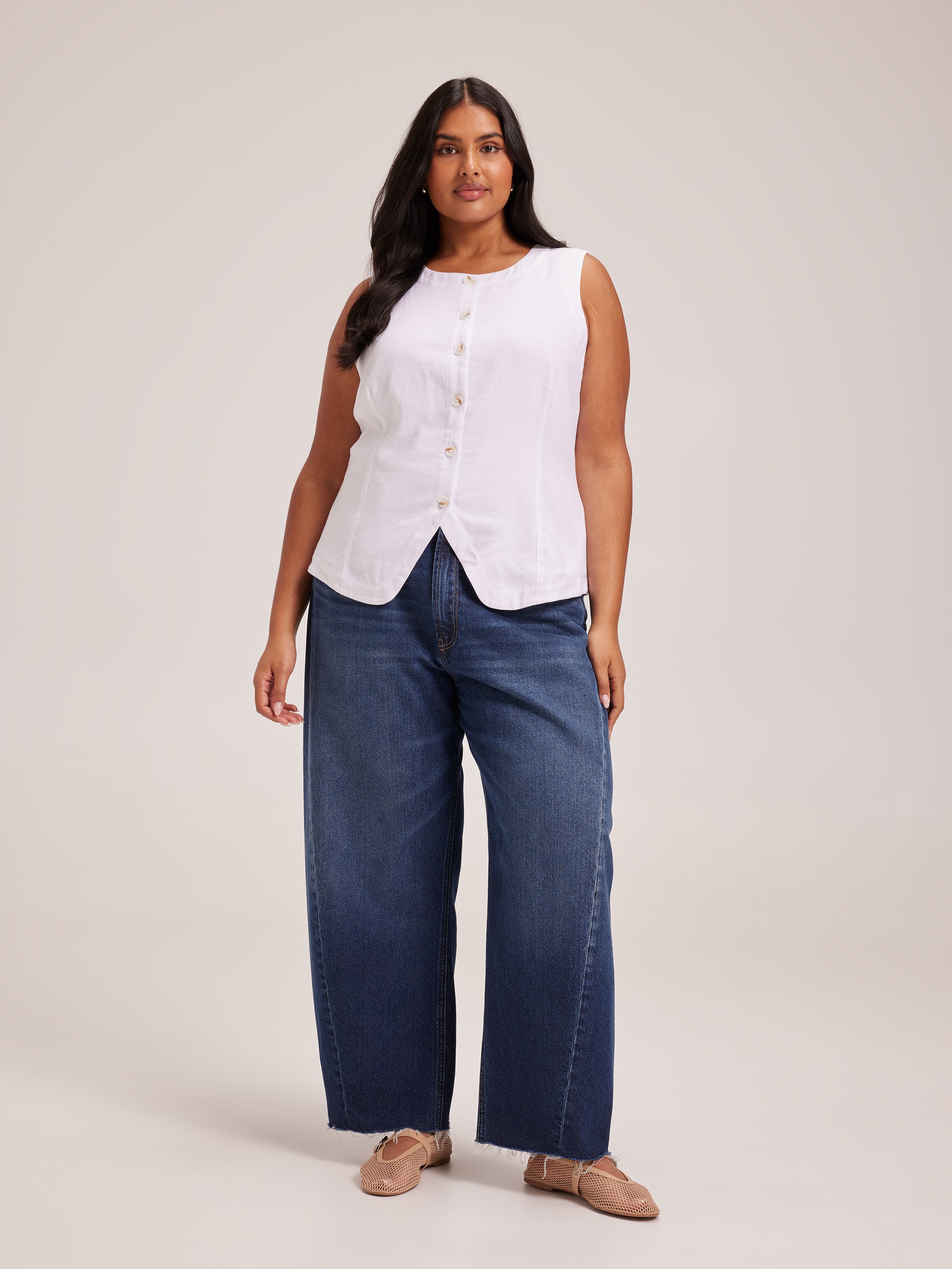 Curve Elle High Neck Vest