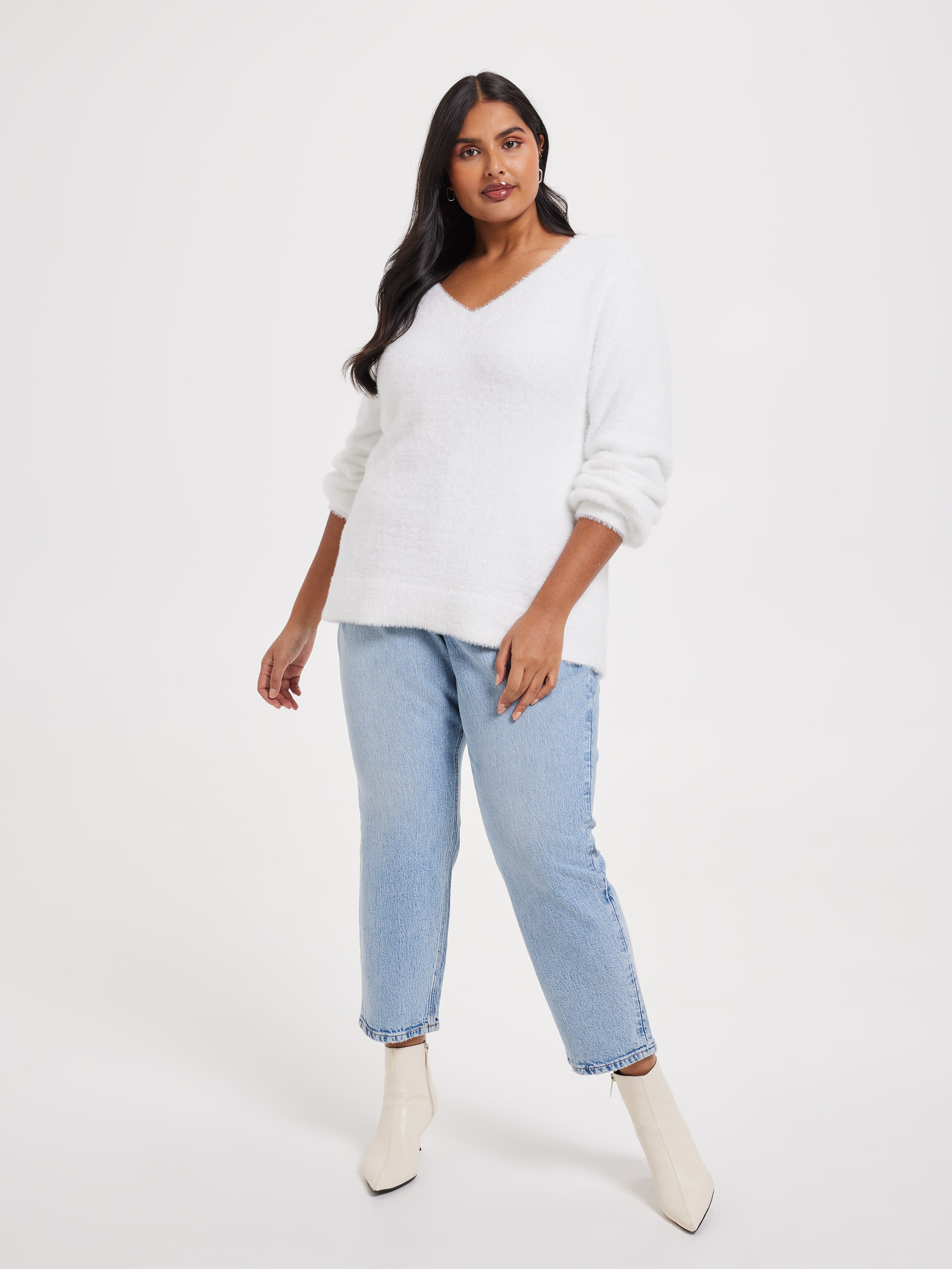 Curve Delilah V-Neck Eyelash Pullover